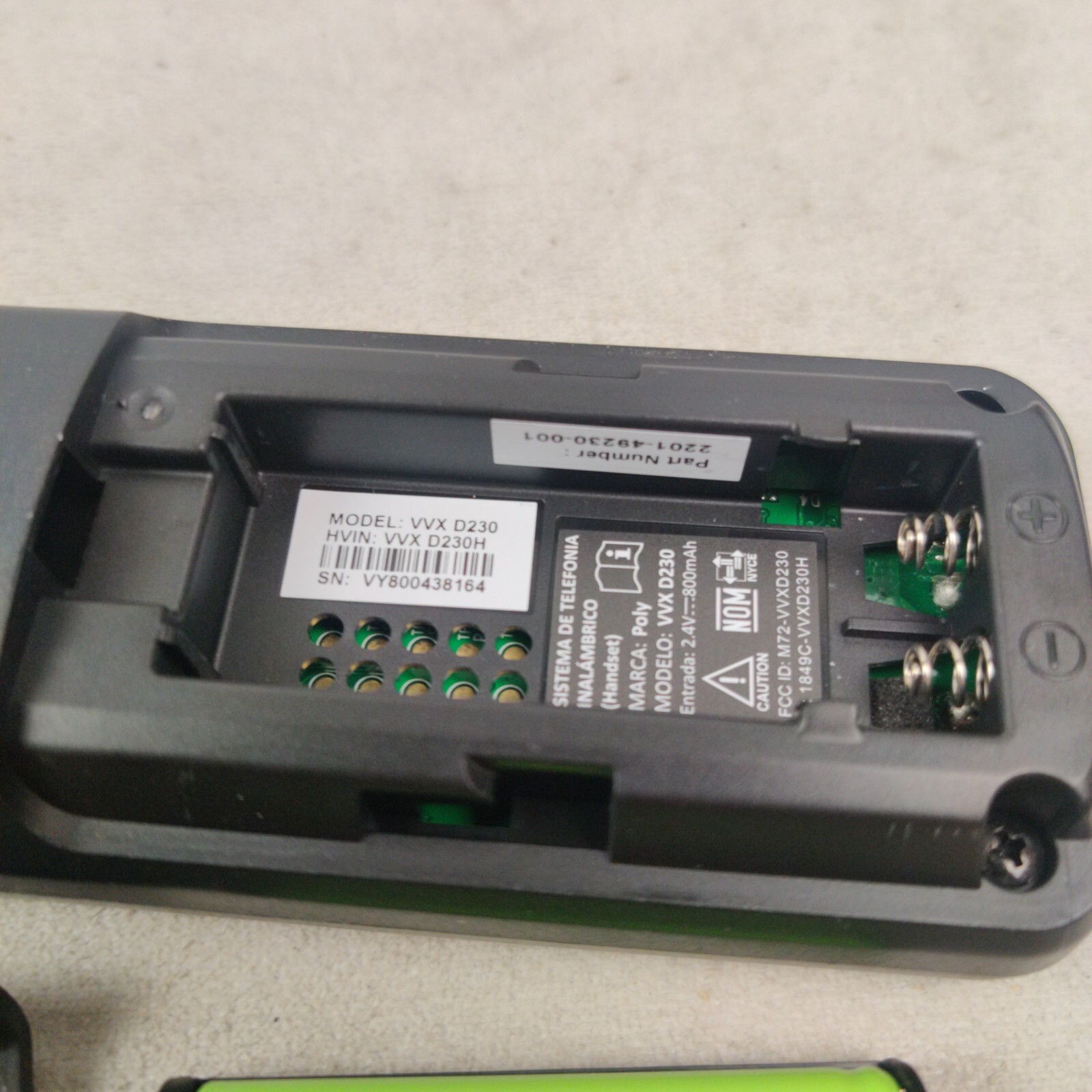 Polycom VVX D230 DECT IP Phone, PSU, NA (2200-49230-001) (HANDSET ONLY NO BASE)