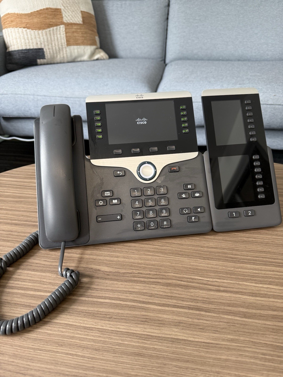 Cisco VoIP Phone CP-8851 with 8800 Key Expansion Modules