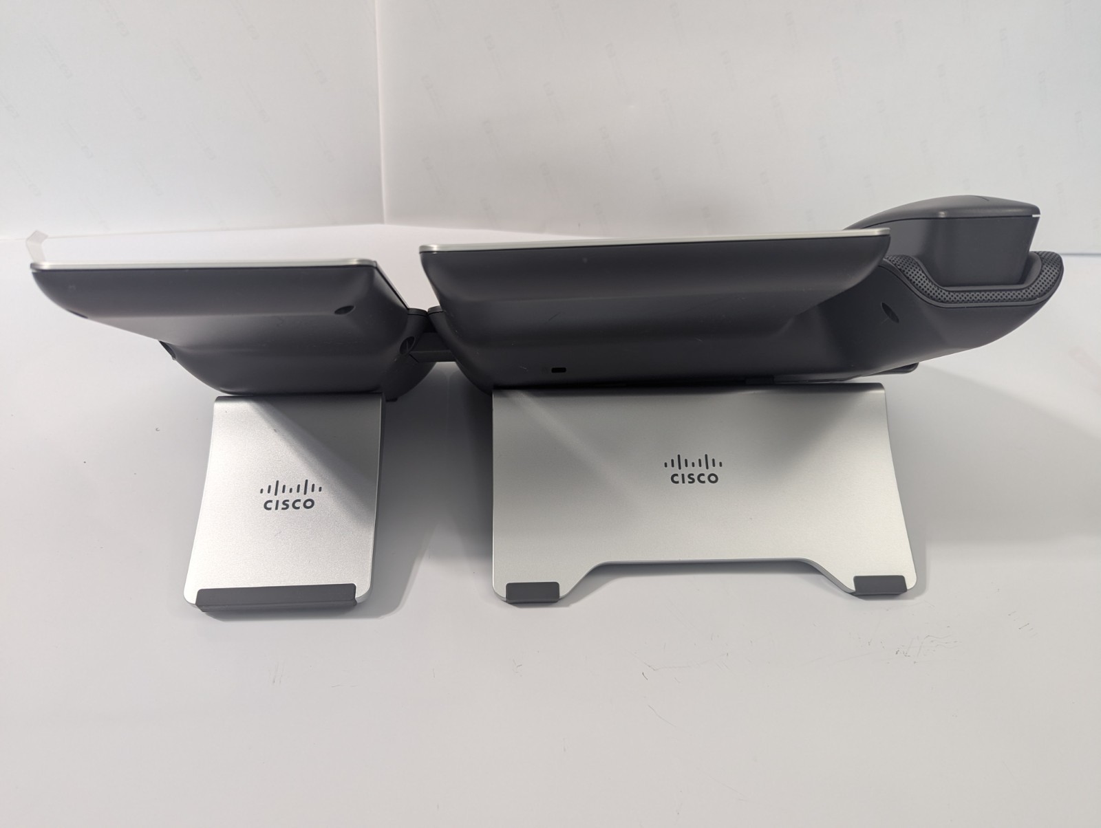 Cisco CP-8861-K9 v07 VoIP Business Color Desk Phone + CP-BEKEM Key Expansion