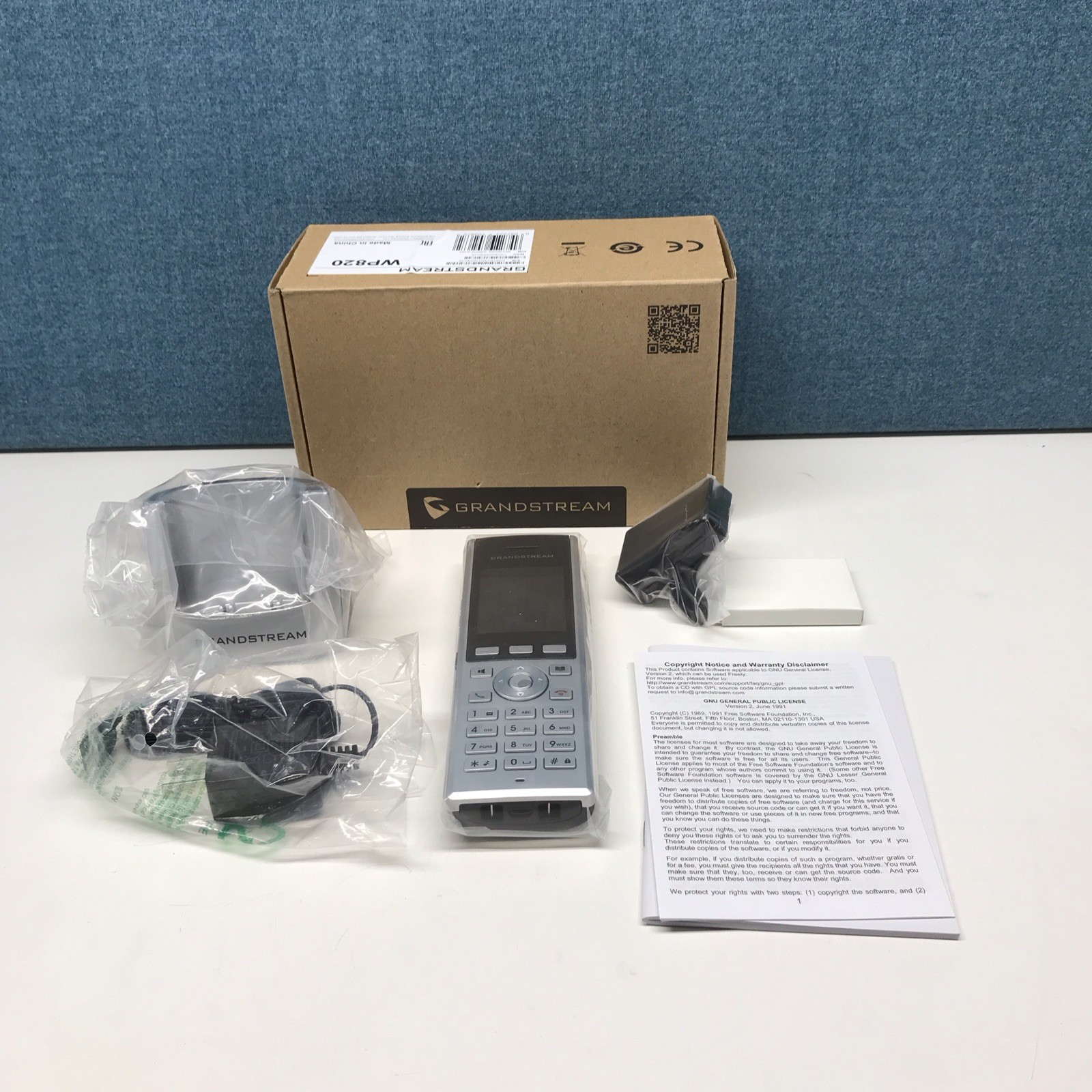 Grandstream WP820 Enterprise Portable WiFi Phone 962-00088-16D003