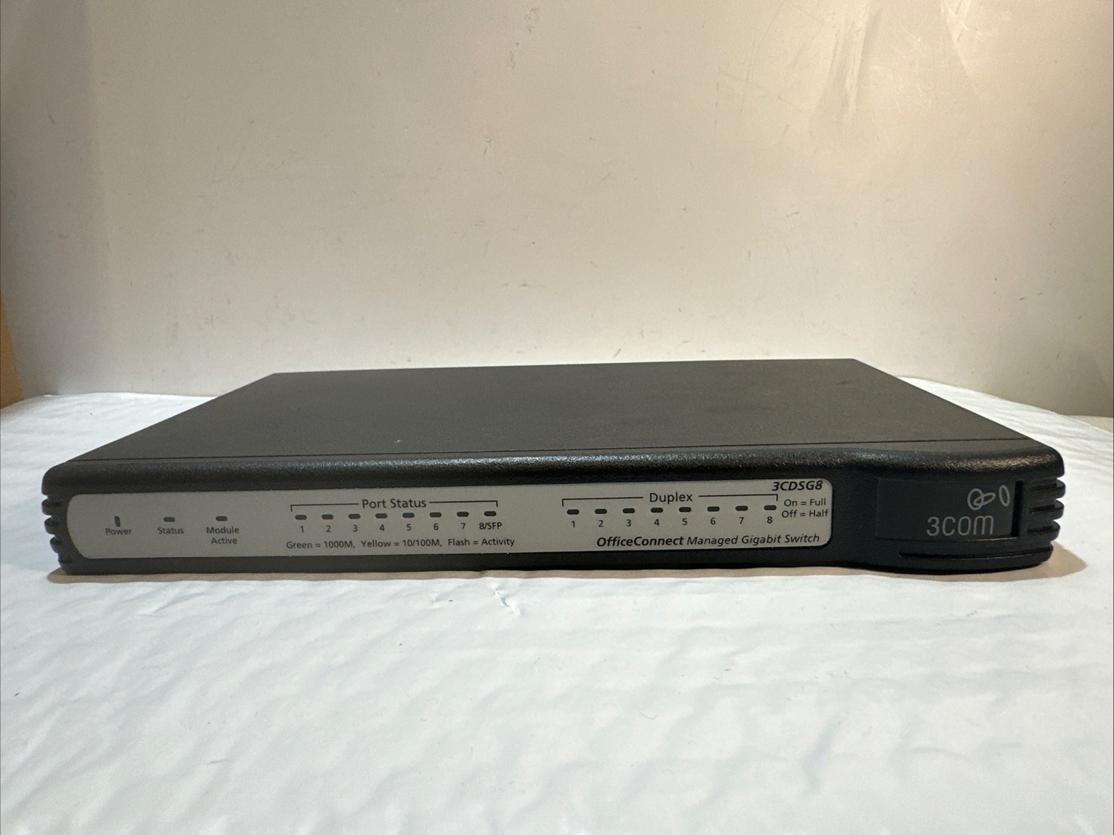 3CDSG8 3Com OfficeConnect 8 Port Gigabit Managed Gigabit Switch / No Ac Adapter