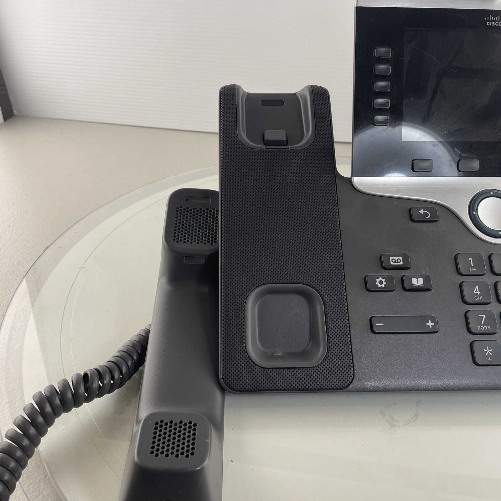 Cisco 8865 Ip Phone – CP-8865-K9 – With Camera For Video Calling Functionality