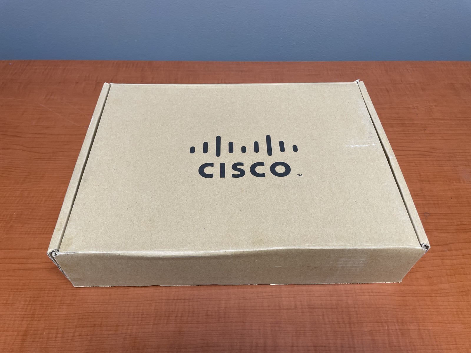 Cisco CP-8961-CL-K9= IP Phone Slimline Handset 5″ Color Display