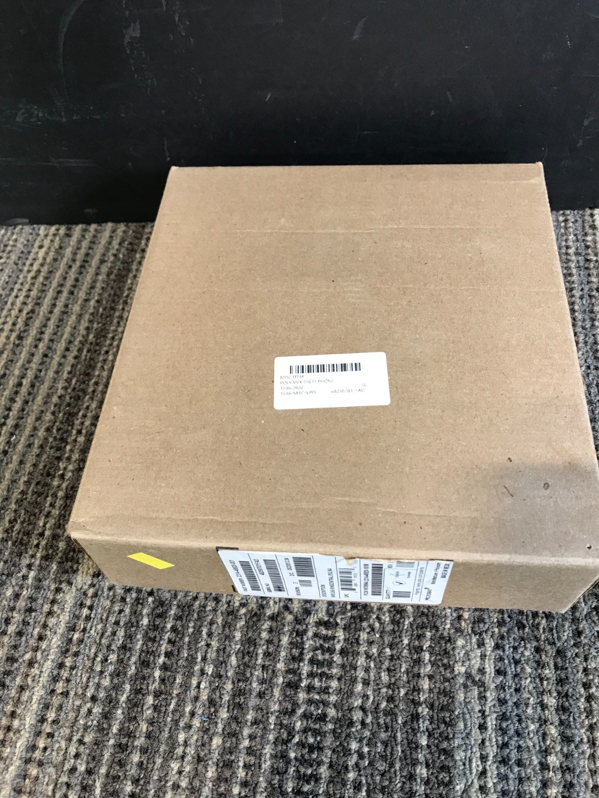 HP Poly VVX 250 12-Line Gigabit HD IP LCD Phone 2314-48820-001 NEW
