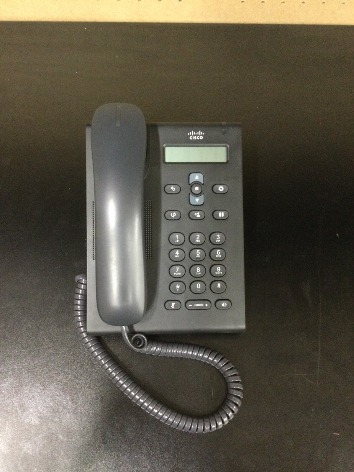 Cisco CP-3905 Unified SIP Phone Charcoal Standard Handset – Tested GARDE-A./