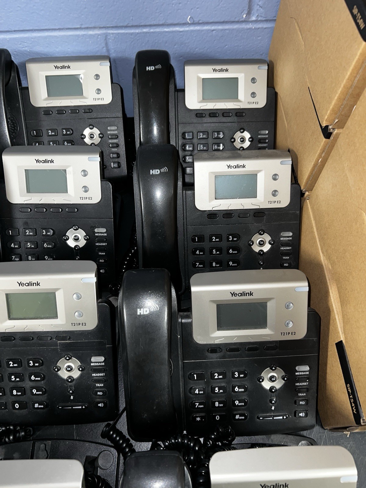 Yealink SIP-T21P E2 LCD HD Voice Dual-line Entry Level IP Phone Lot of 8