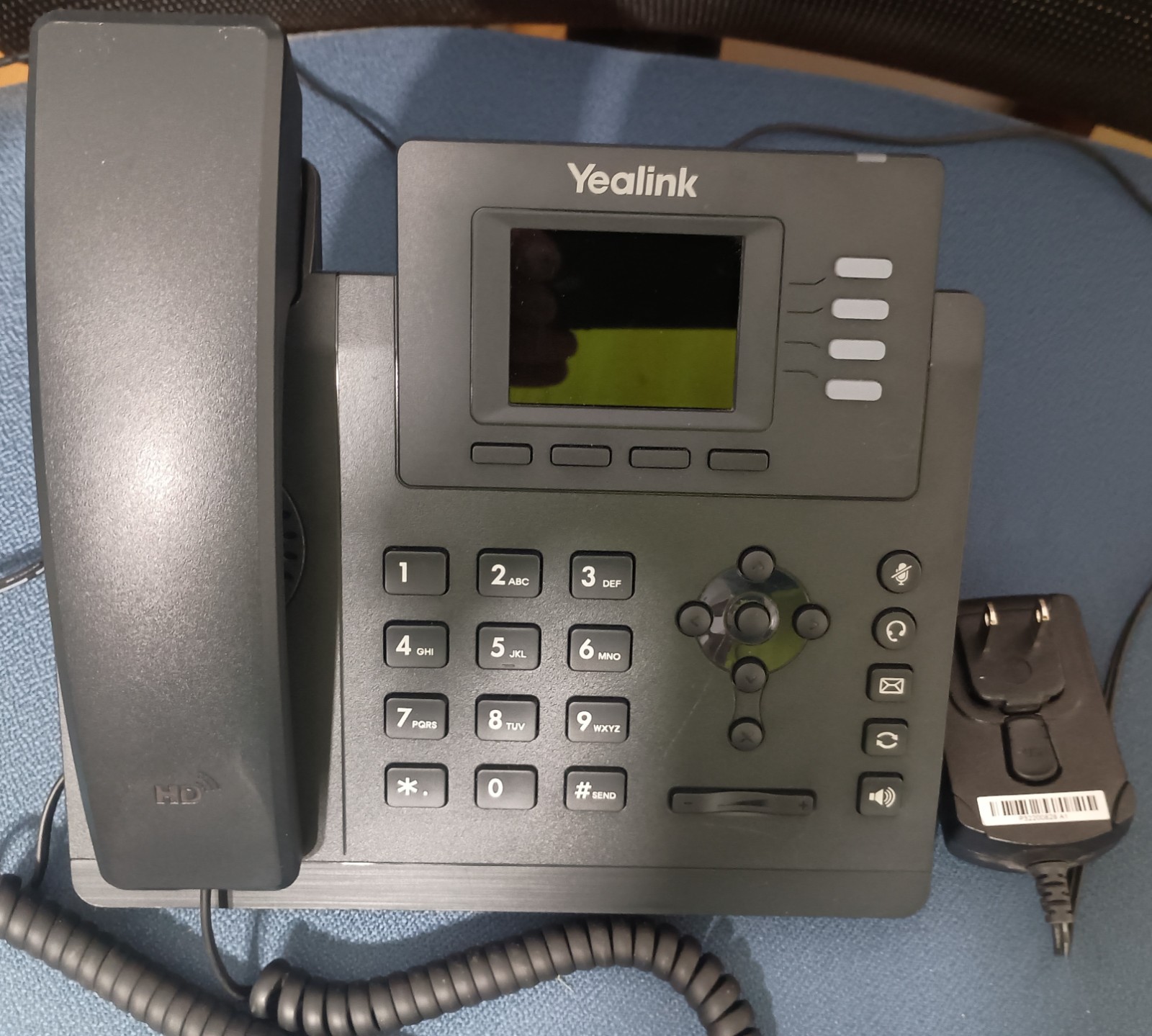 Yealink T33G – IP Phone, 4 VoIP Accounts. 2.4-Inch Color Display – ** Working **