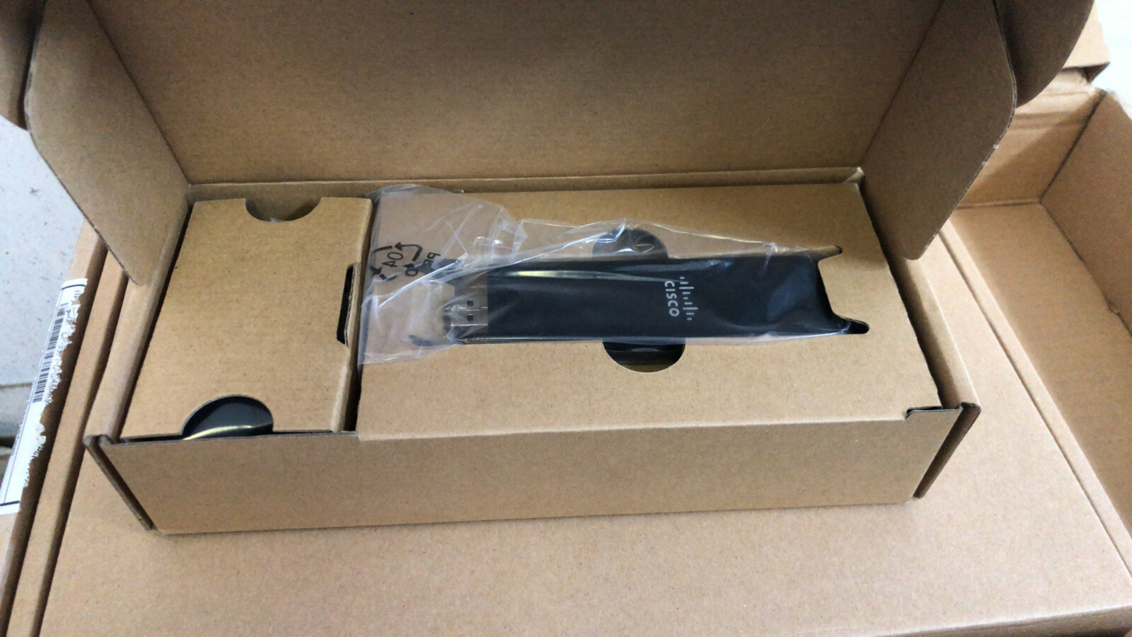 NEW CISCO CP-9971-C-CAM-K9 VoIP IP Phone Color Touchscreen USB Camera Wifi NOB