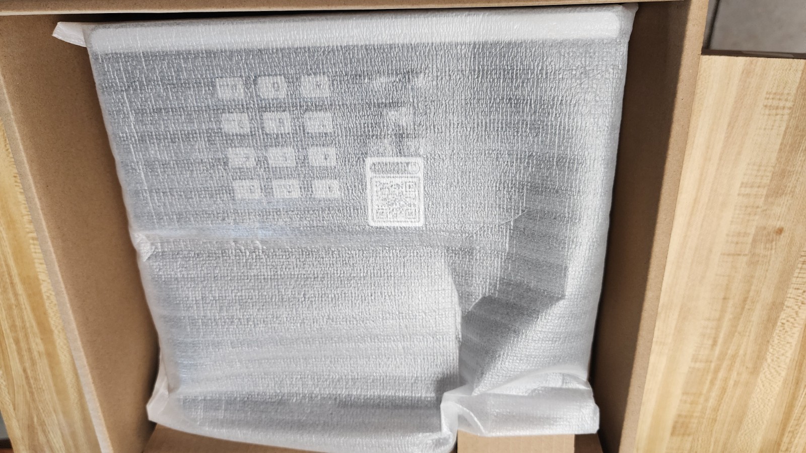 Yealink T57W Prime Business 7″ Touch LCD Disply SIP IP Phone ( NEW IN BOX )