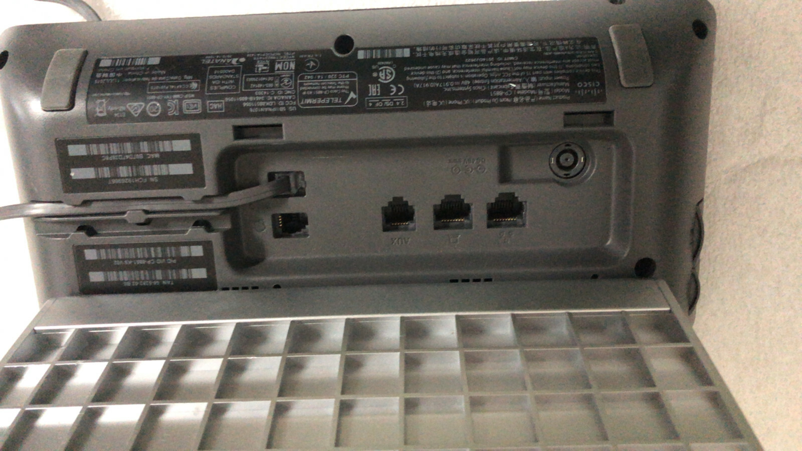 CISCO CP-8851-K9 VoIP Video Endpoint IP phone 8800 Series Color w/ Stand CP-8851
