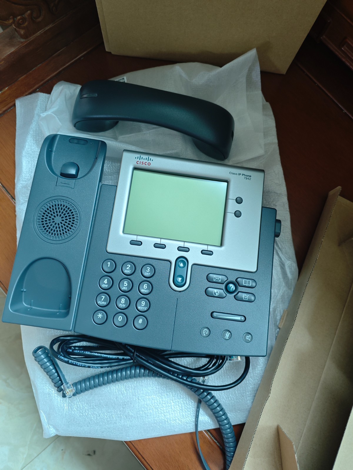 Cisco 7942 IP Phone CP-7942G Backlit Screen Business VoIP Phone – New In Box