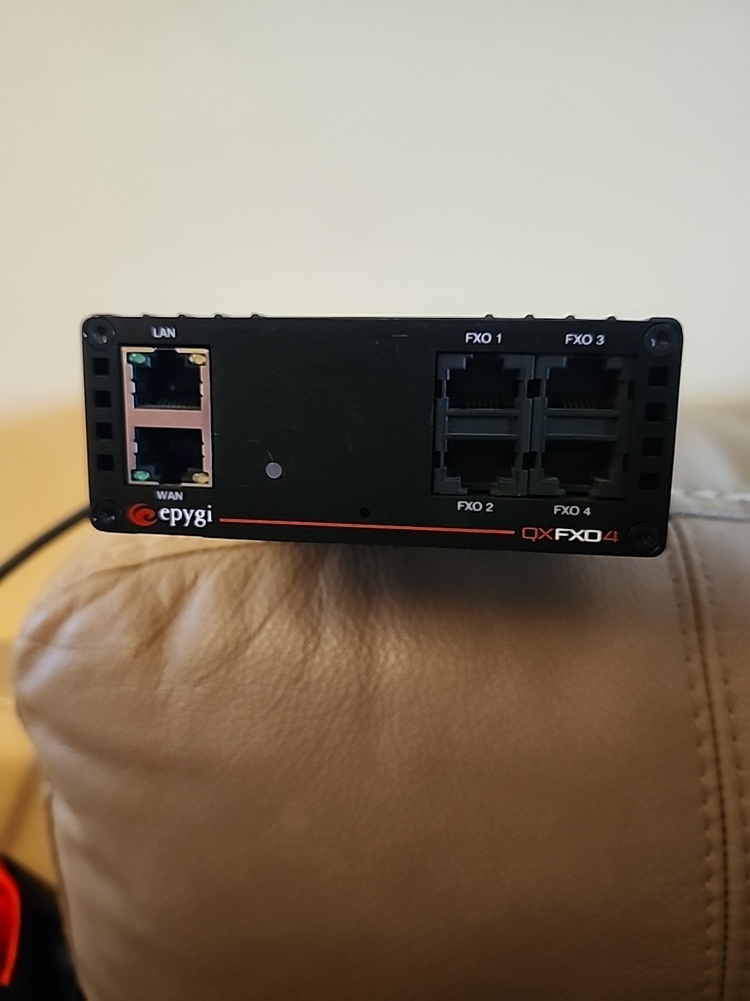 EPYGI TECHNOLOGIES EPY-QXFXO4 IP PBX VOIP COMMUNICATIONS APPLIANCE