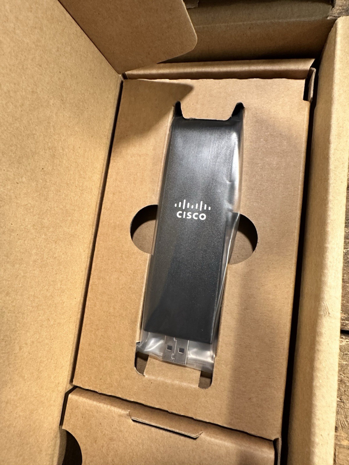 Brand NEW Cisco IP Phone 9971 With Camera CP-9971-C-CAM-K9 6 Lines Touch Screen