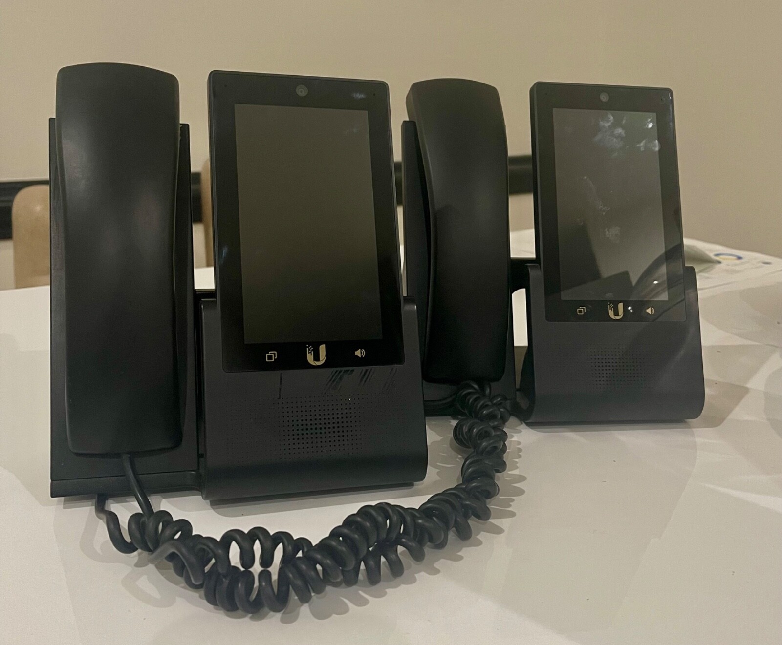 Ubiquiti UniFi VoIP UVP Phone – Black