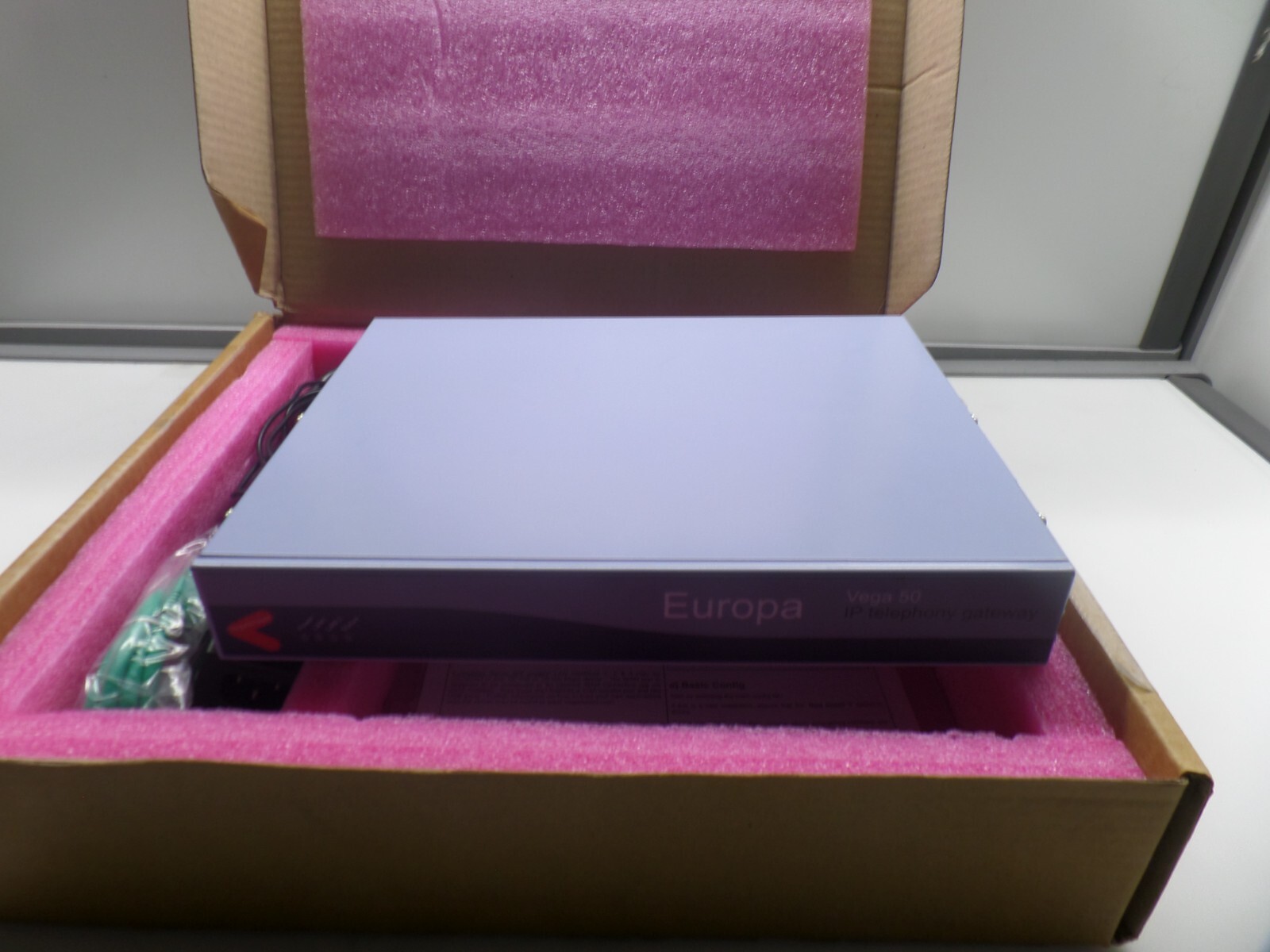 Vega VegaStream 50 Europa SIP Gateway 8FXS 2FXO Sangoma w/ Rack Ears & Power