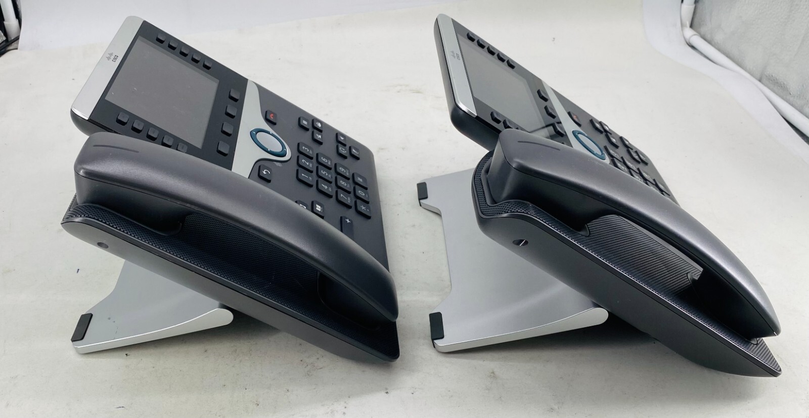 LOT OF 2 CISCO CP-8851 UC PHONE CP-8851-K9 w/ HANDSET and STAND