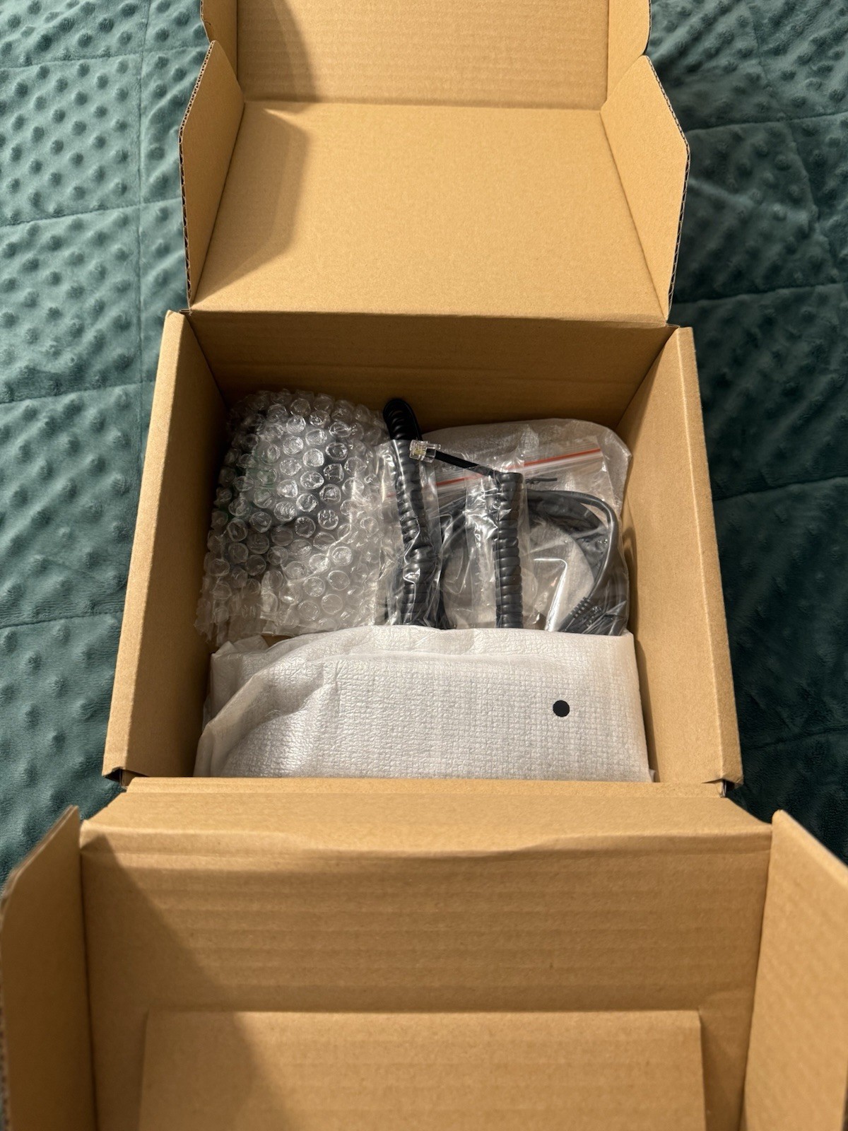 Brand New Yealink SIP-T33G Classic IP Phone