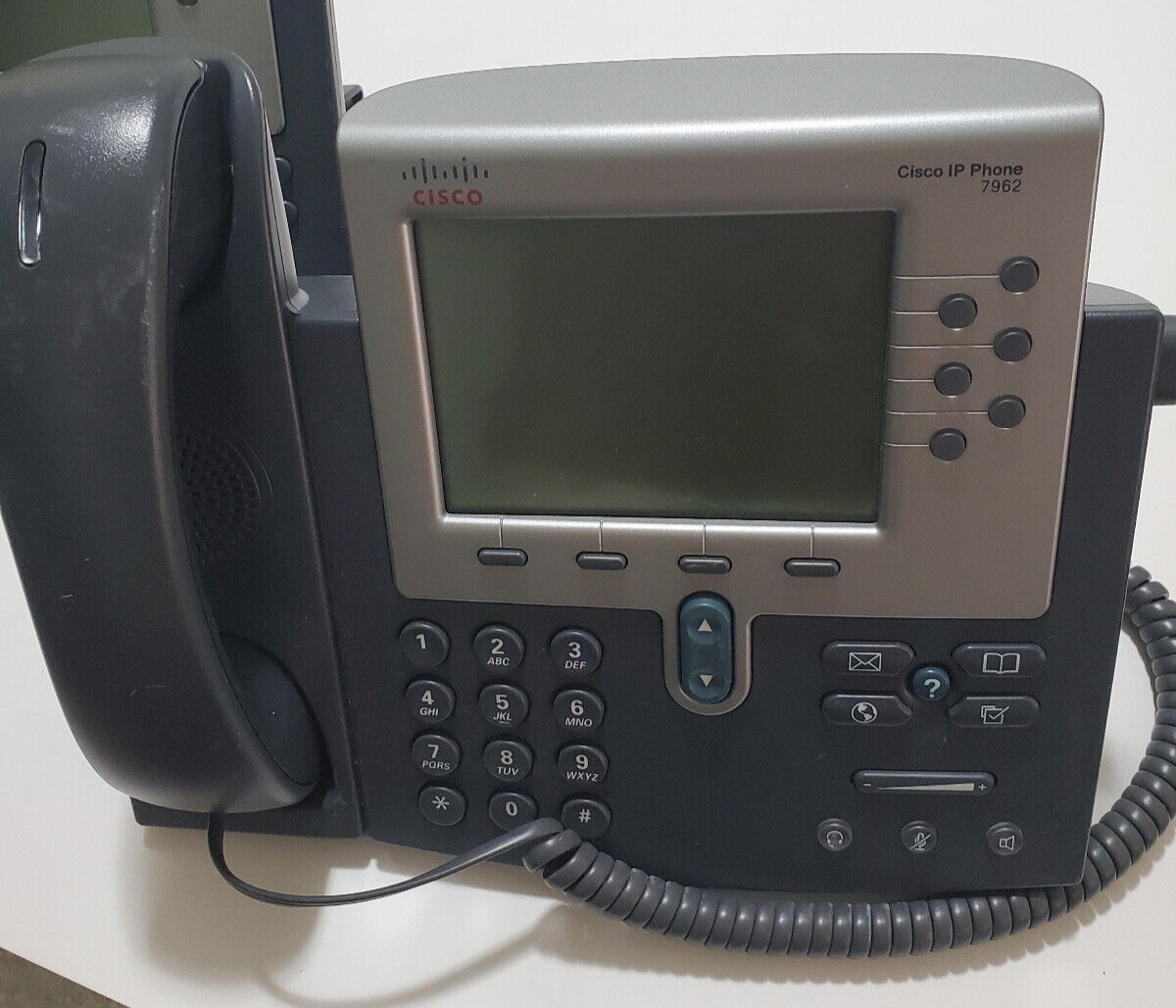 Cisco CP-7962G 7962G 6 Line SCCP VoIP PoE Phone Stand HandSet NO POWER CORD INCL