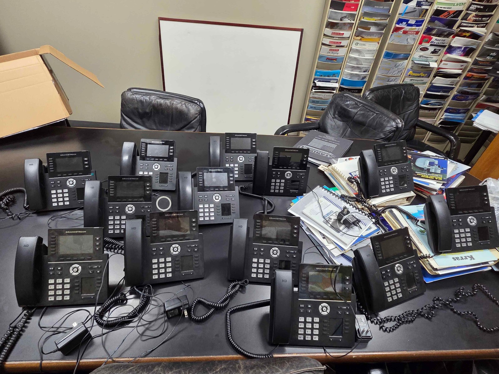 Grandstream GRP2616 IP Phones