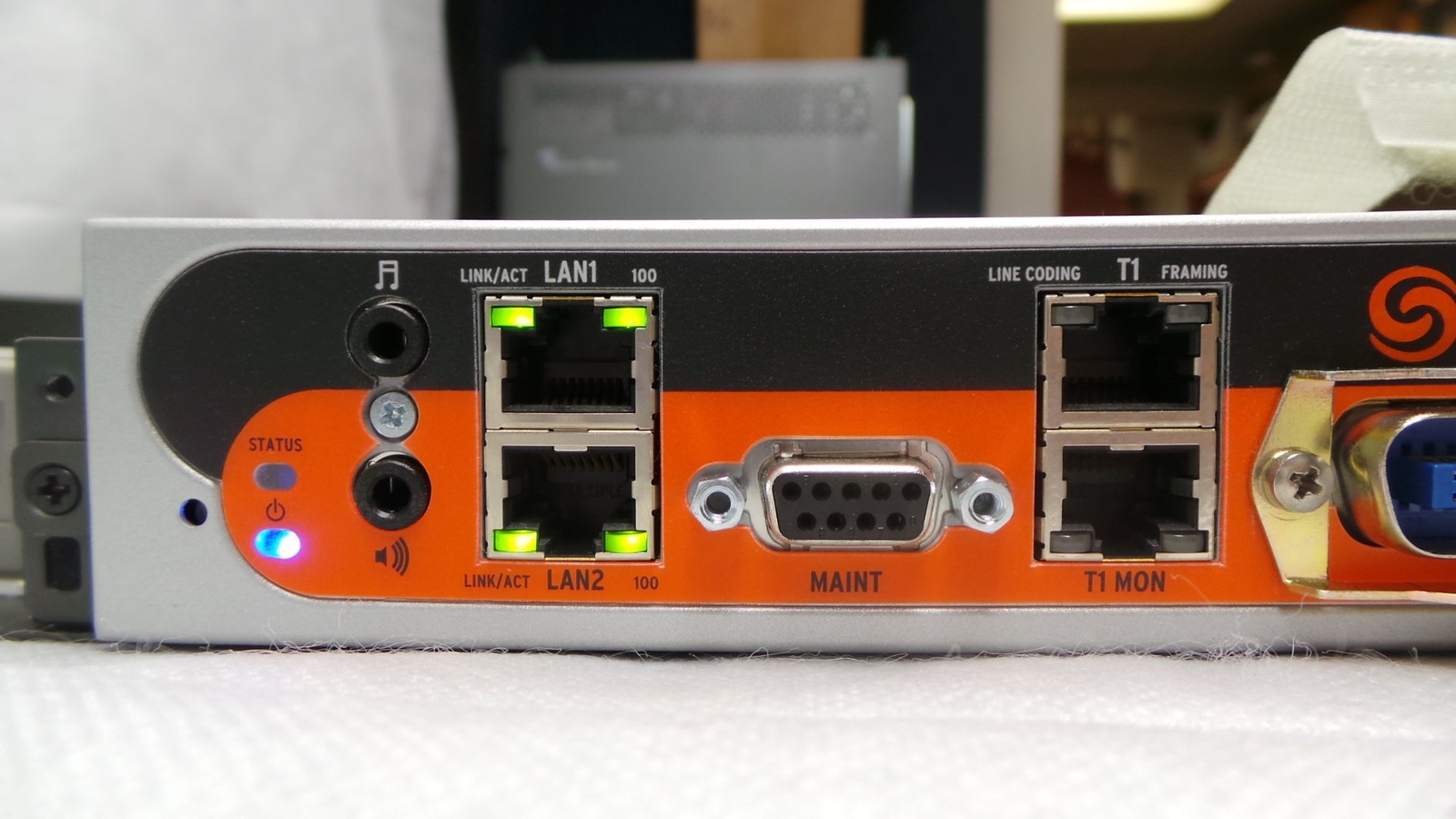 ShoreTel Shoregear 220T1A Voice Switch (SG-220T1A)
