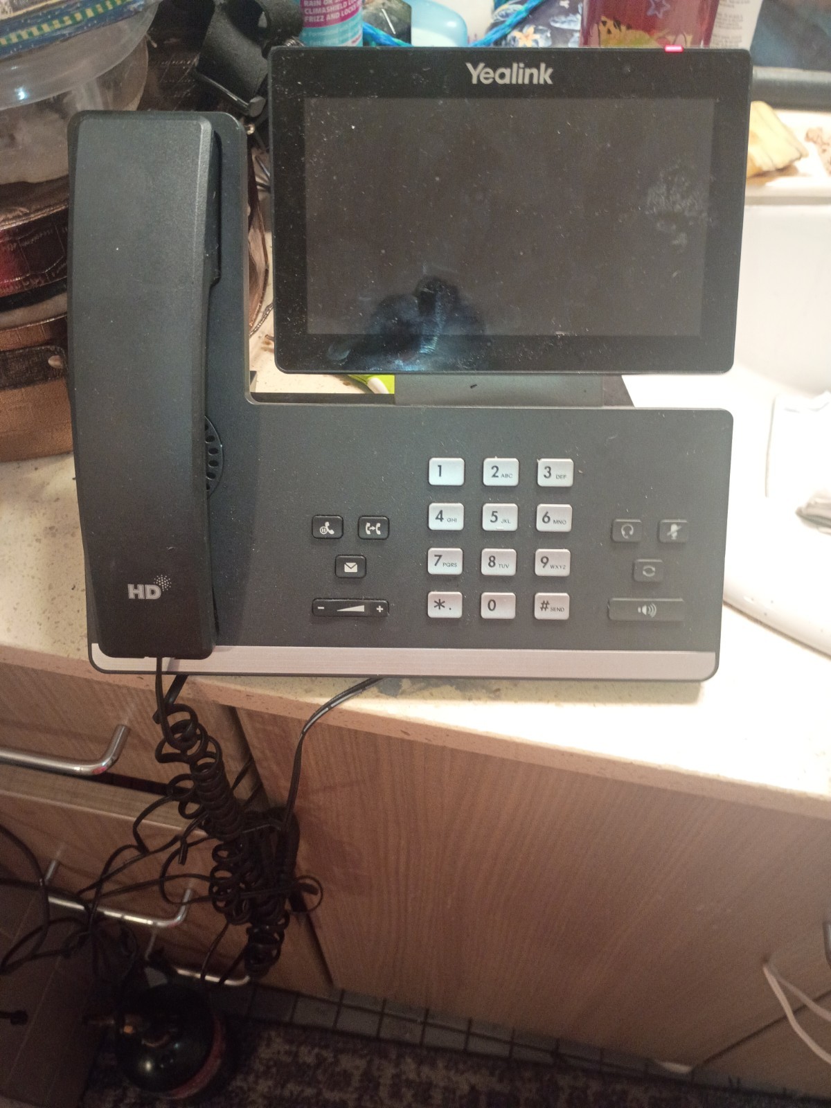 Yealink IP Phone Black Touchscreen Color Display Handset Speakerphone