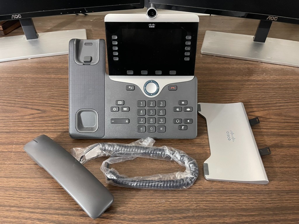 Cisco IP Desk Phone 8800 Series Web Camera and PoE Model CP-8845-K9 New Cord