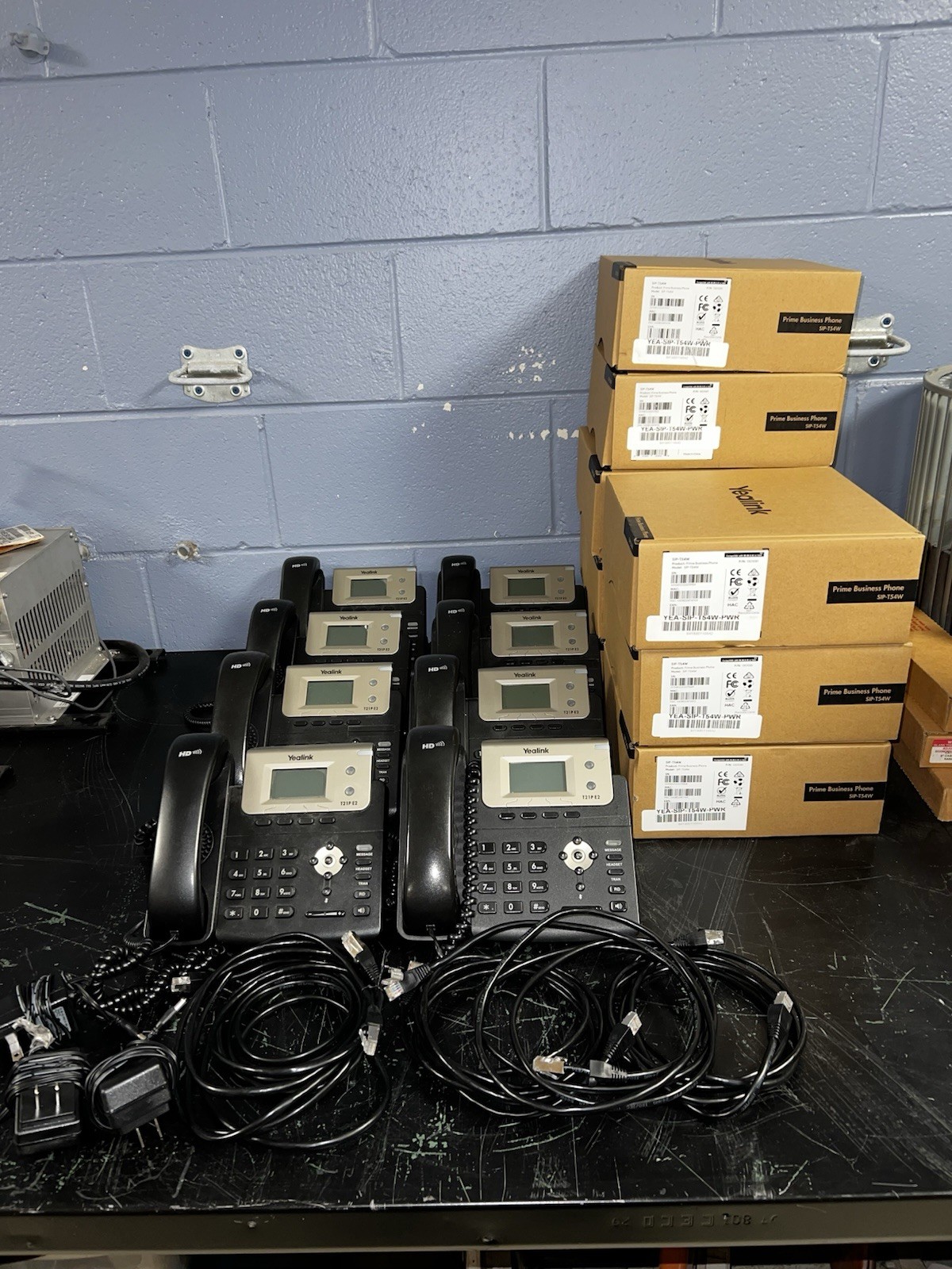 Yealink SIP-T21P E2 LCD HD Voice Dual-line Entry Level IP Phone Lot of 8