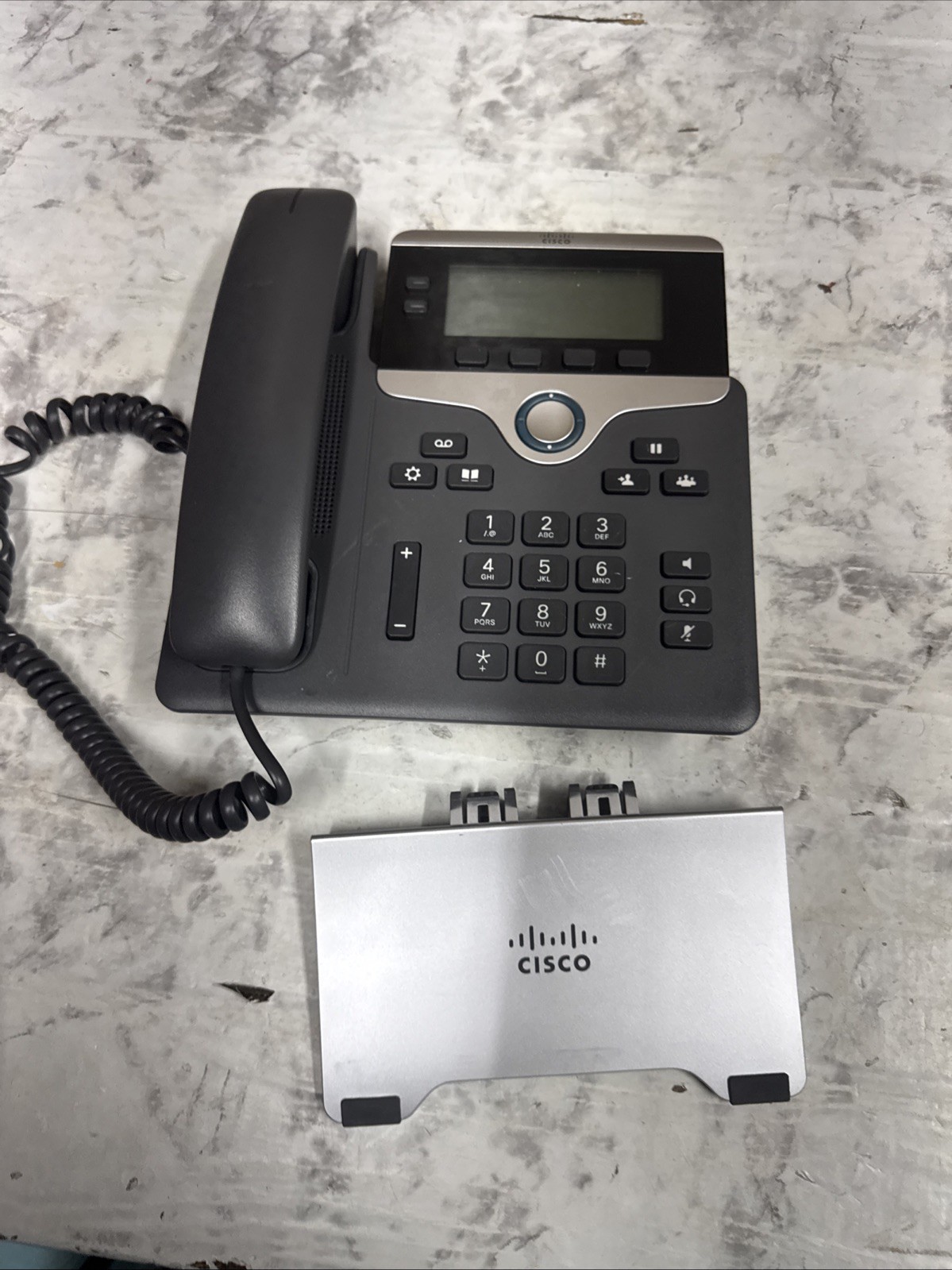 Cisco CP-7821-K9 VOIP phon with Stand & Handset !! !!