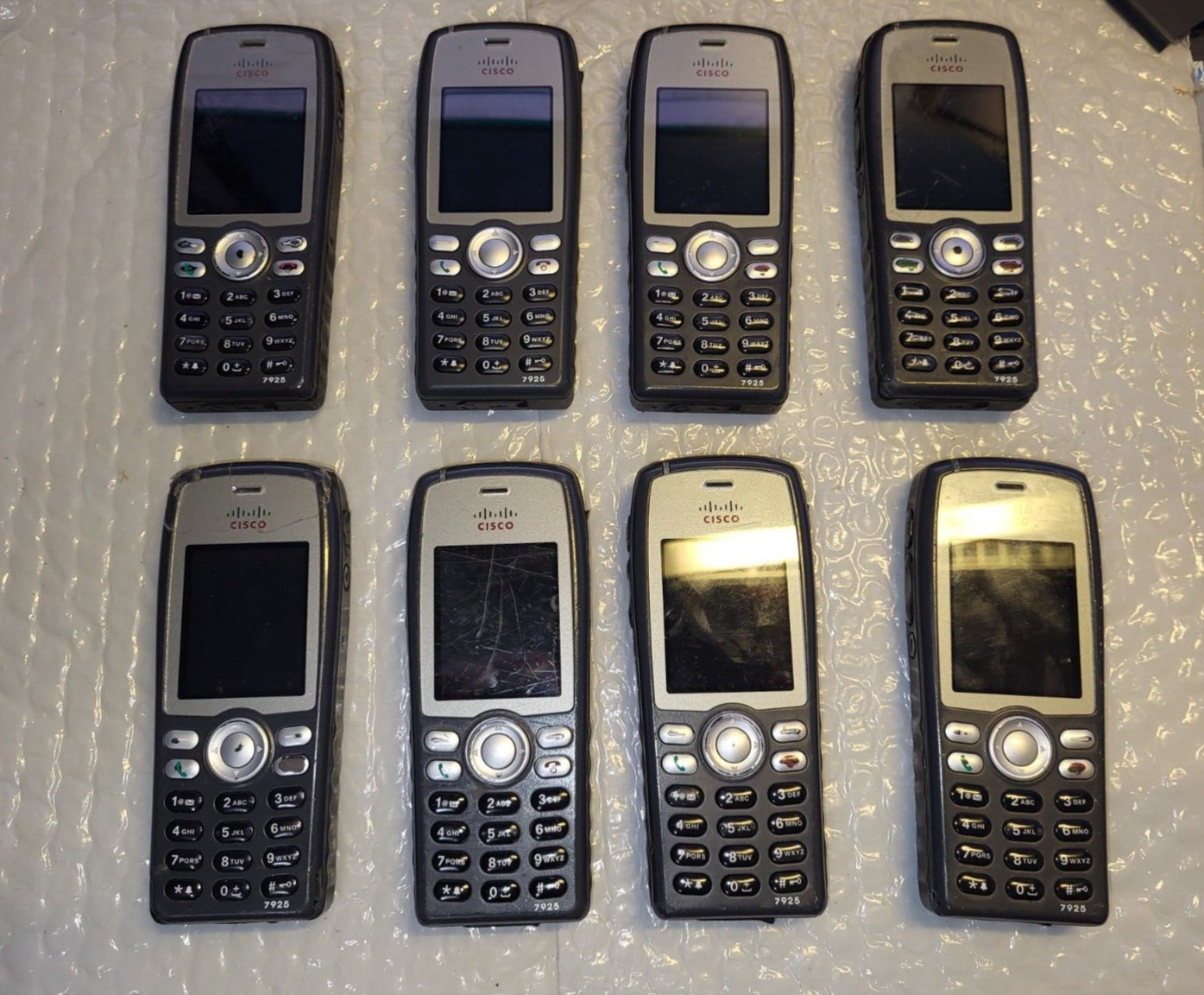 Lot of 8 Cisco UC Phones-CP-7925G-A-K9 with Charging Bases