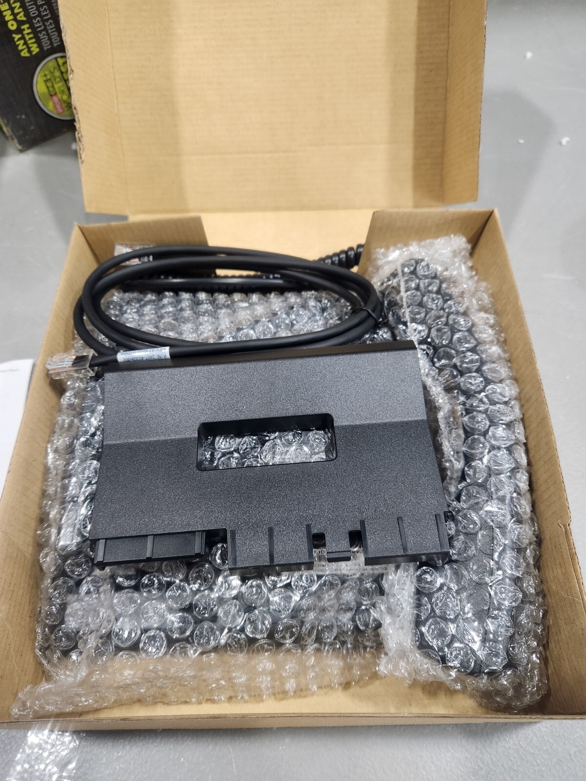Poly VVX 350 IP Phone Corded Corded Desktop Wall Mountable Black 89B68AA