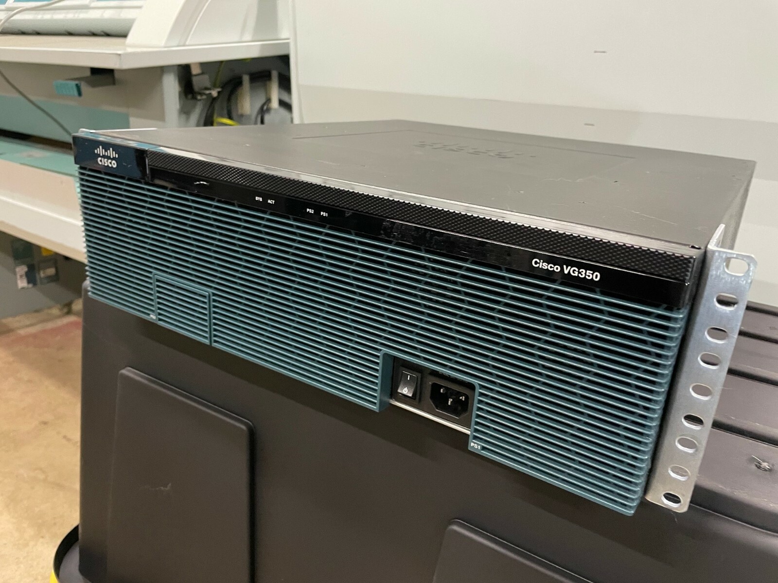 Cisco VG350 / K9 VG350-SPE150/K9 High Density Voice over IP Analog Gateway VOIP