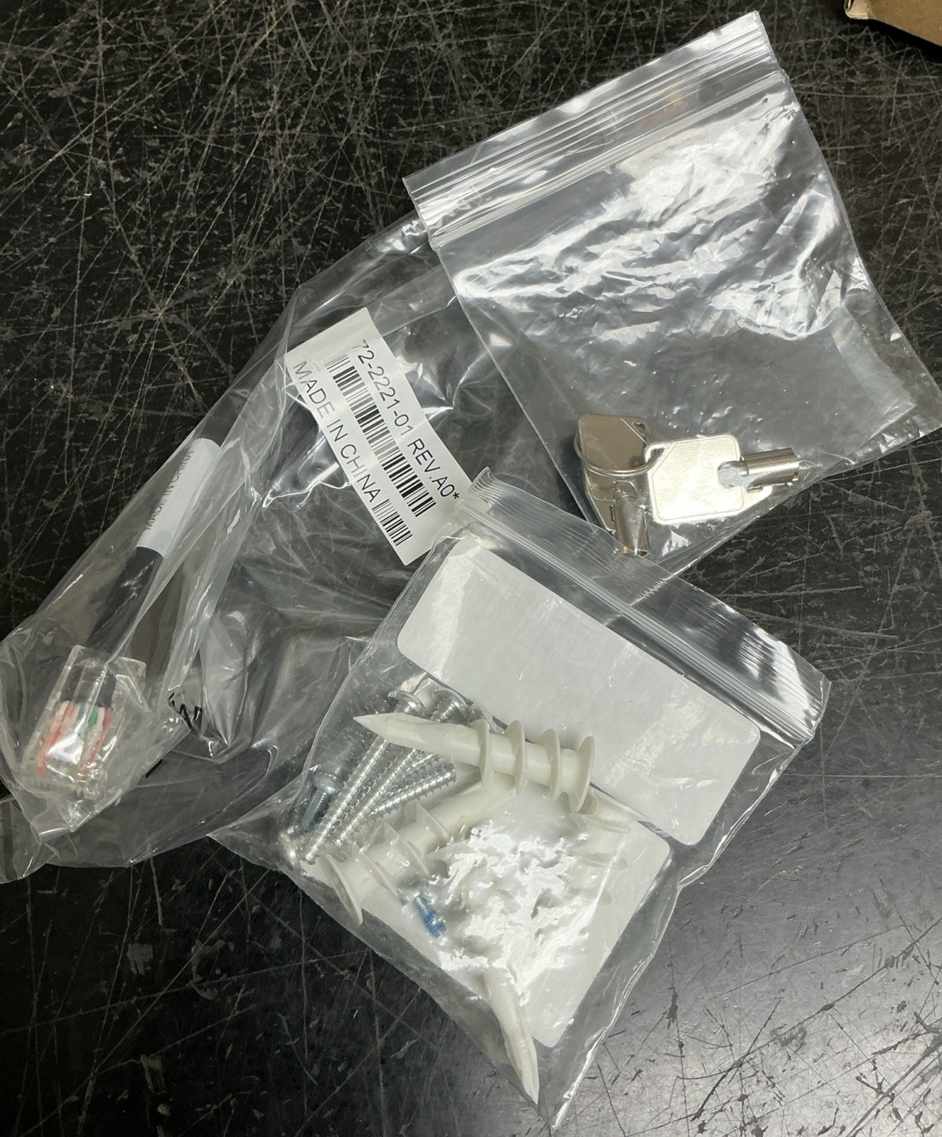 Cisco CP-LCKNGWALLMNT2 Locking Wall Mount Kit For 7900 Phone