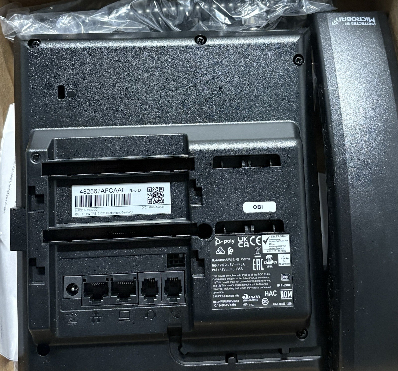 Poly VVX 250 IP Phone Corded Corded Desktop Wall Mountable Black 89B58AA