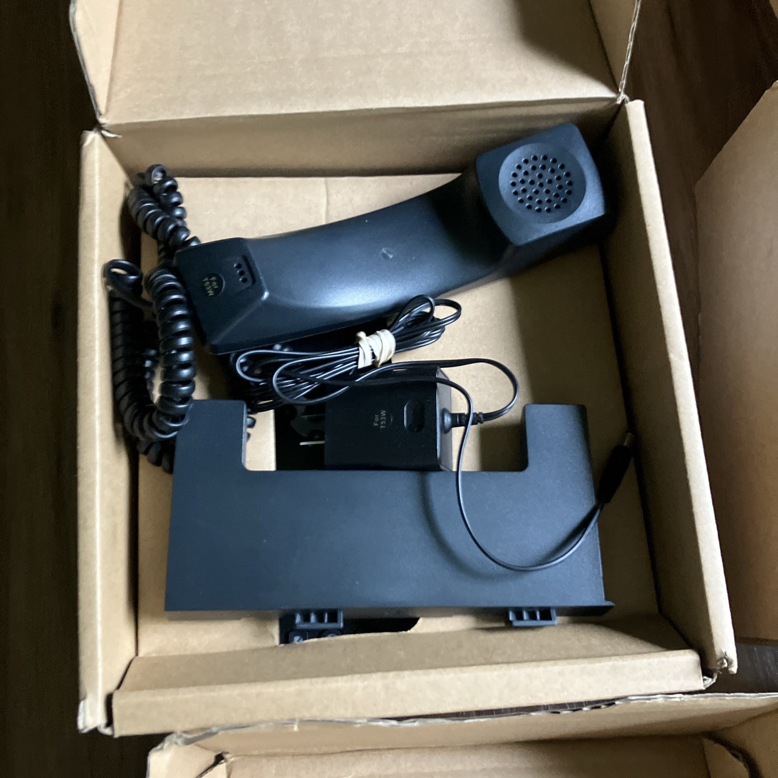 Yealink Verizon SIP-T53W Prime Business Phone Lot of 4 w/ Stands T53W