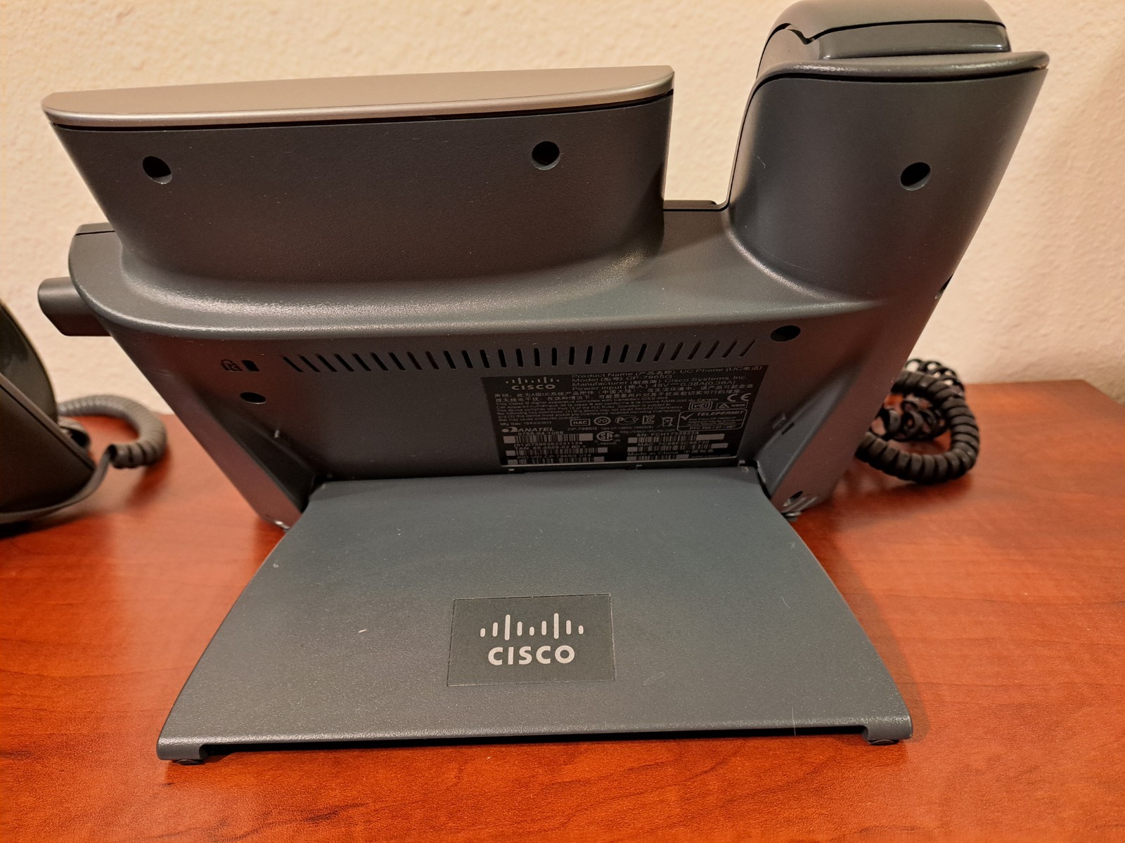 Lot of 2 CISCO VOIP IP Office Phones CP-7975G & CP-7965G w Stands & Handsets