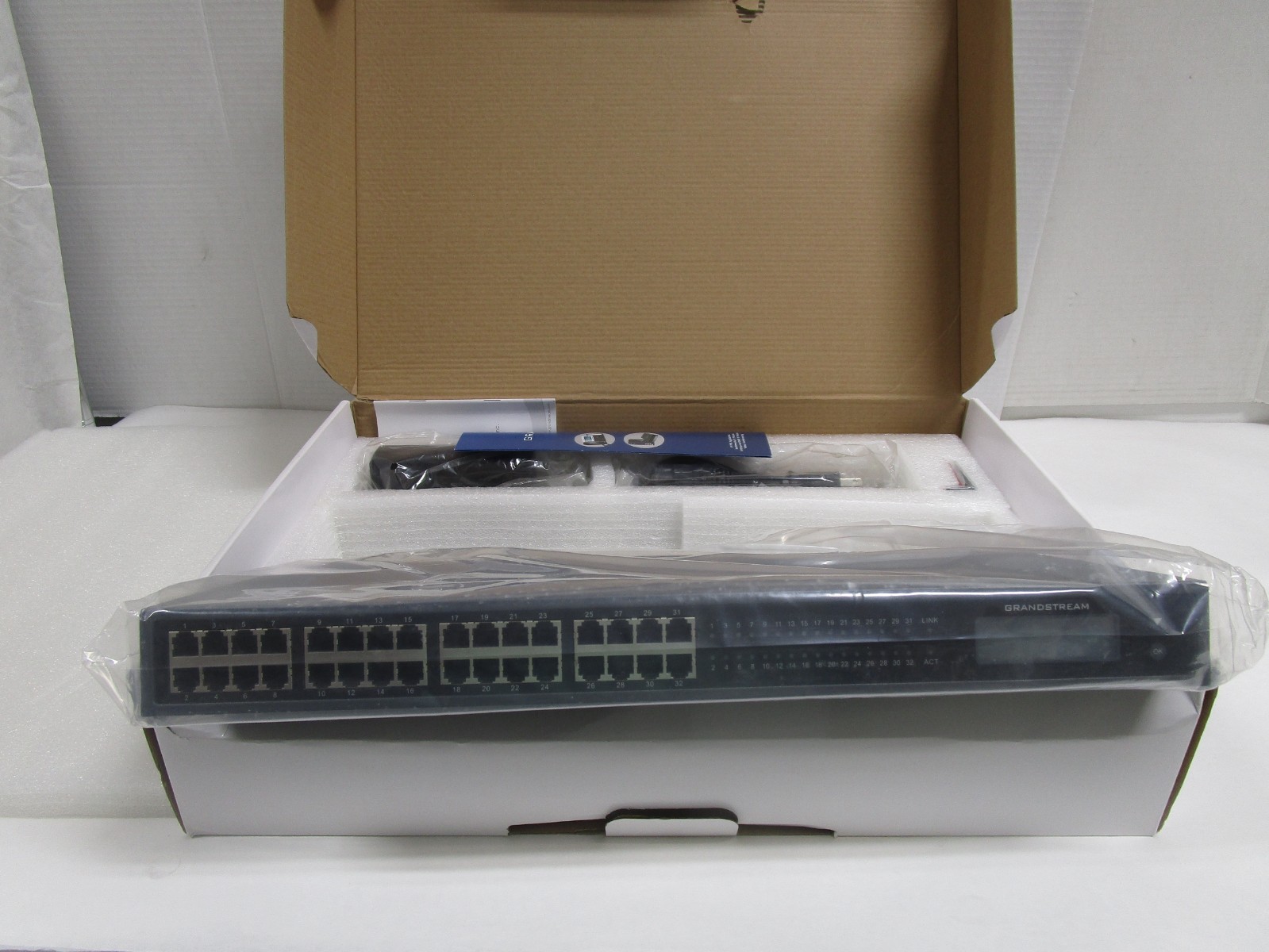 GRANDSTREAM GXW4232 32-Port FXS Gateway Analog to VoIP NEW SEE PHOTOS FREE SHIP