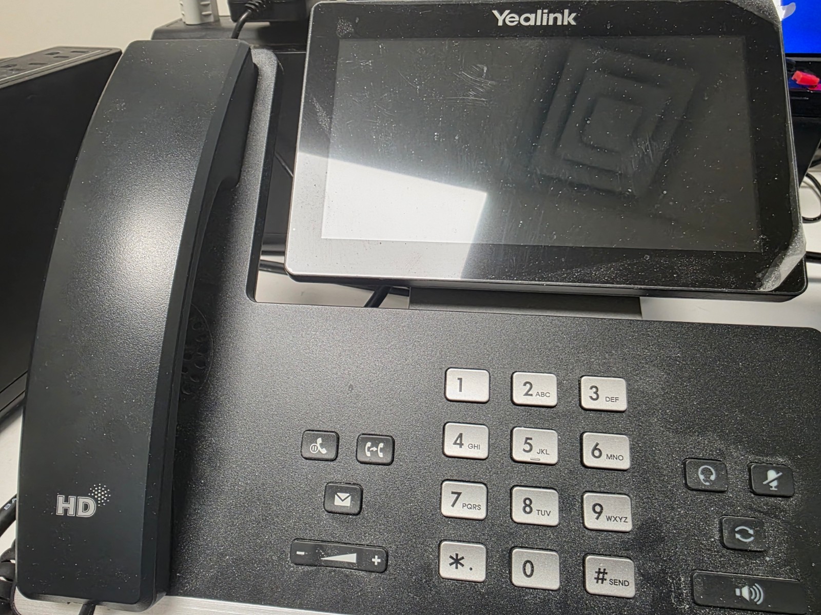 YeaLink SIP-T57W IP PoE Phone, Touch Screen, Tested w/ Stand, Verizon Specific