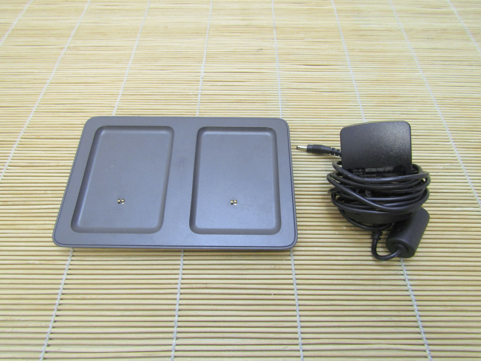 Cisco CP-MIC-CHARGER-S Cisco 8831 Wireless Microphone Charger with PWR