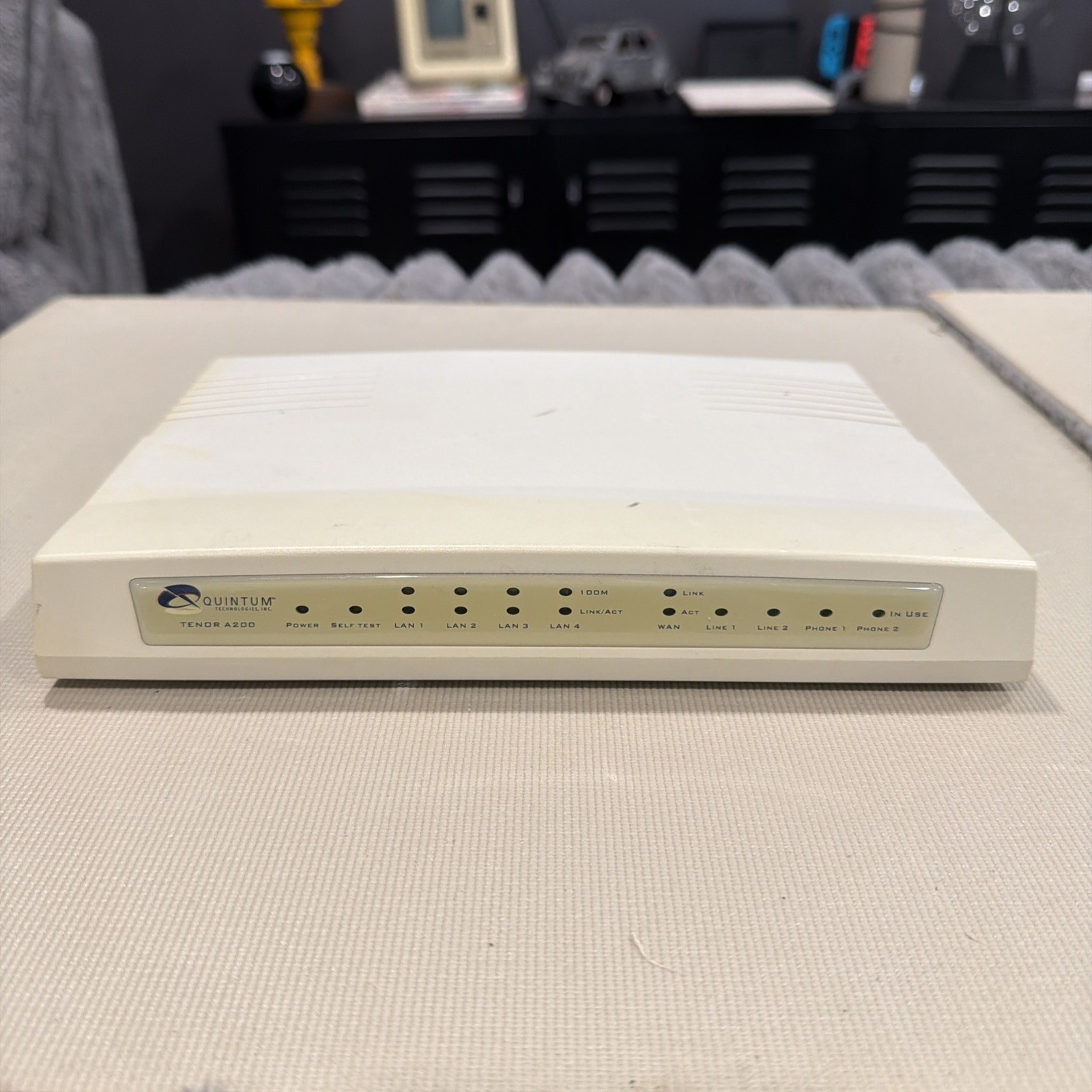 Quintum Technologies Tenor A200 4 LAN 2 line 2 Phone