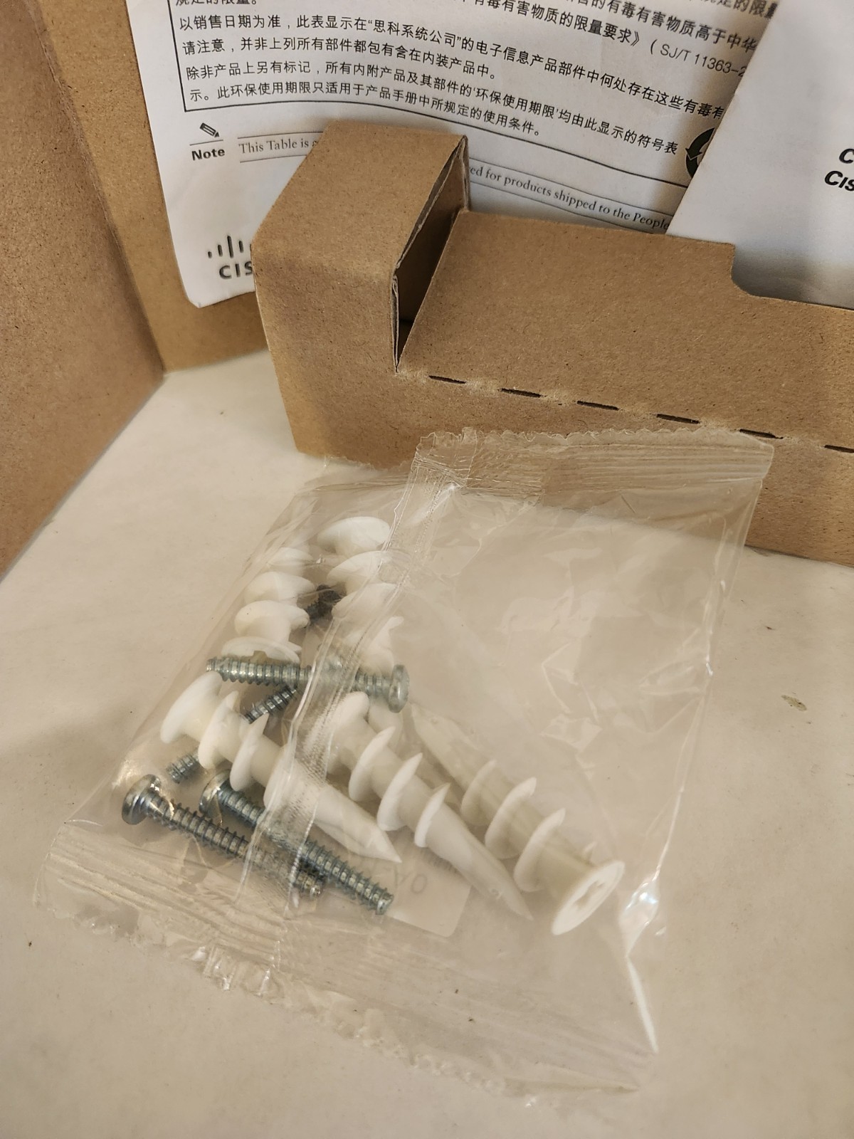 Cisco CP-WALLMOUNTKIT, Non-Locking Wallmount Kit for 7910, 7940, 7960 Phones NEW