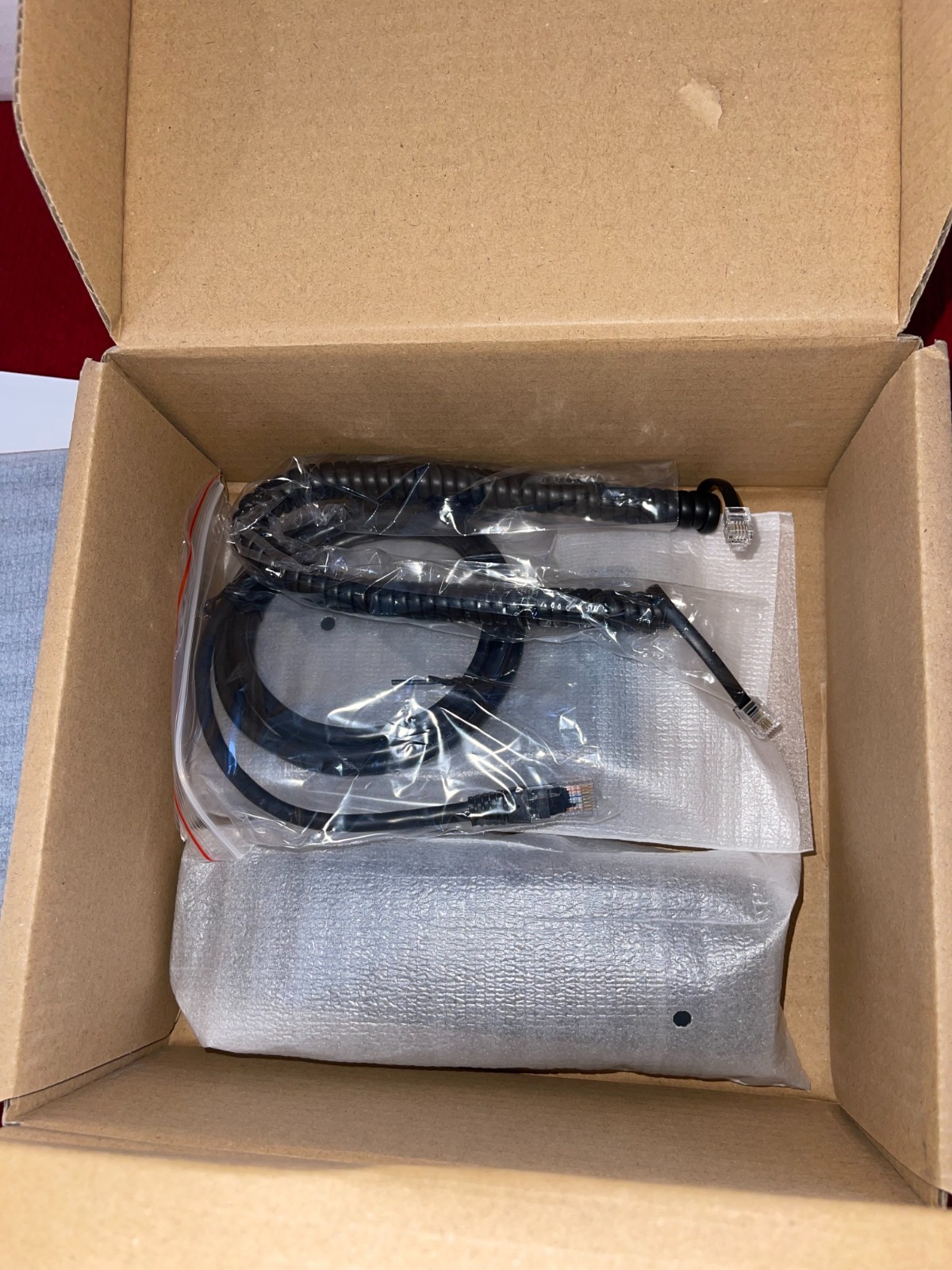 Yealink SIP-T33G IP Phone New in Box -4 VoIP Lines 2.4” Color Gigabit Ports NEW