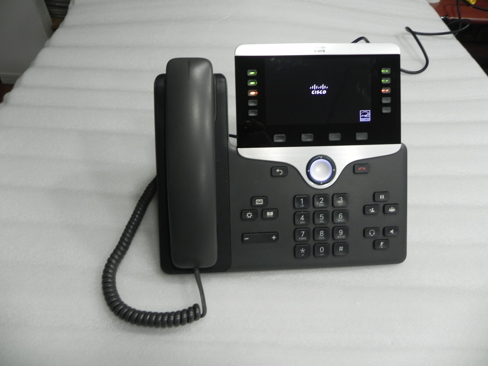 lot of 9 Cisco CP-8841 IP Phone VOIP with stands CP-8841-K9 V02 color screen