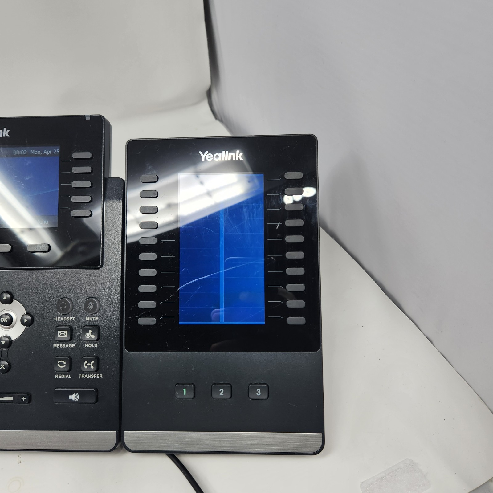 Yealink SIP-T46U 4.3″ LCD Gigabit IP Phone With Expansion Module Yeahlink EXP43