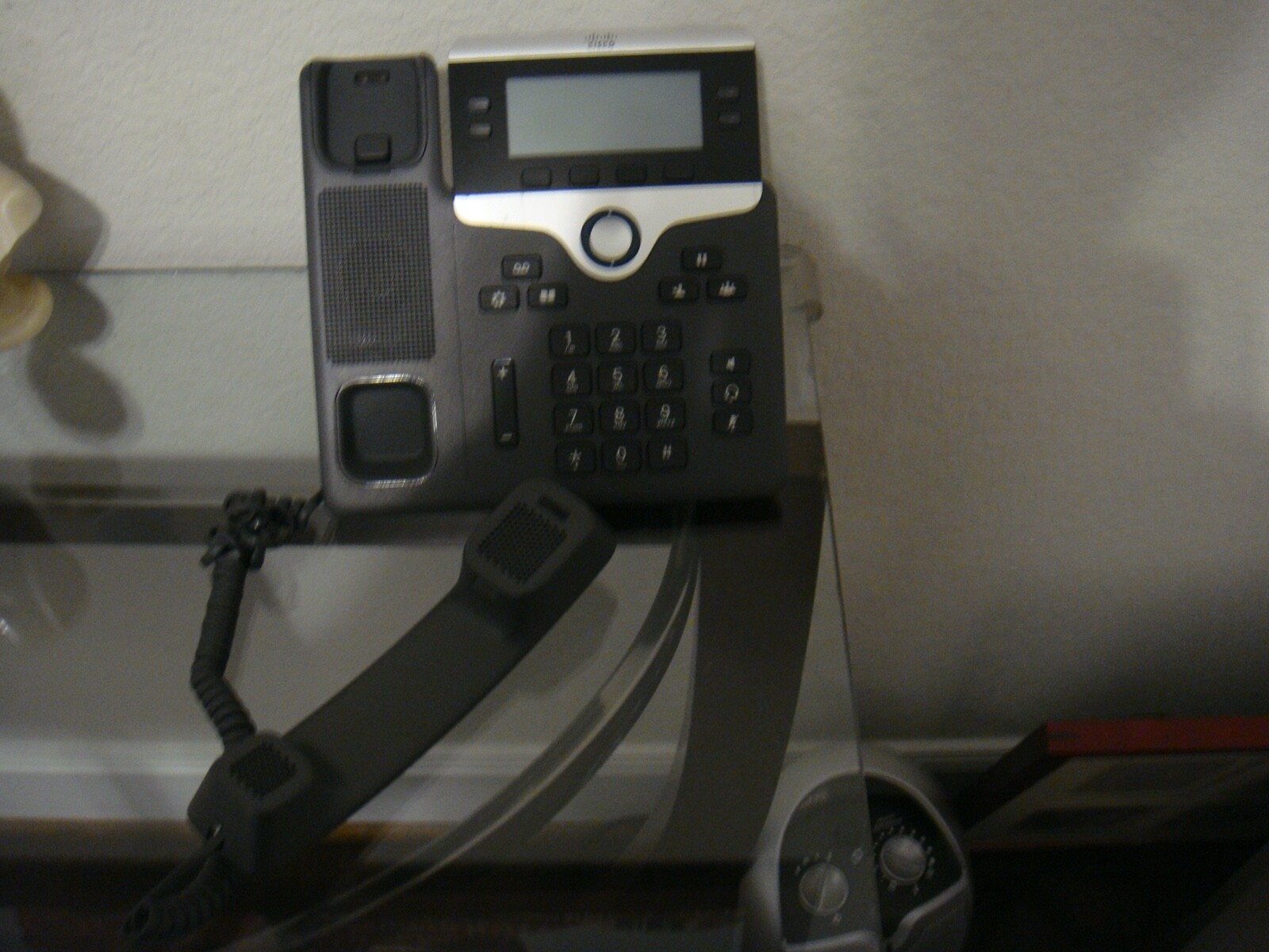 LOT OF 7 Cisco CP-8851 LCD Color VoIP Business Phone W/ STANDS ***LOT OF 7***