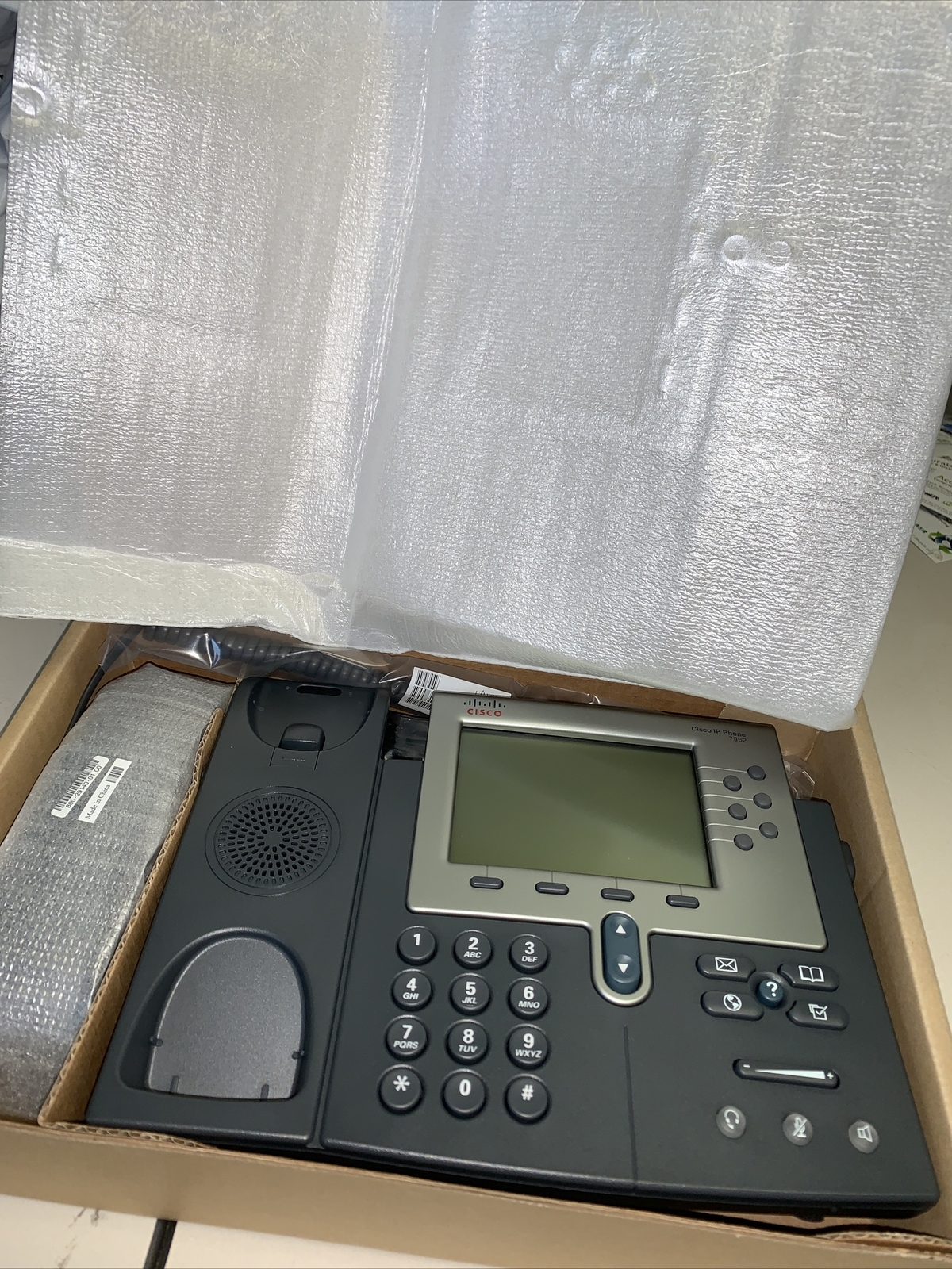 Cisco CP-7962G Unified 7962G IP Phone – Wall Mountable, Desktop – Dark Gray,