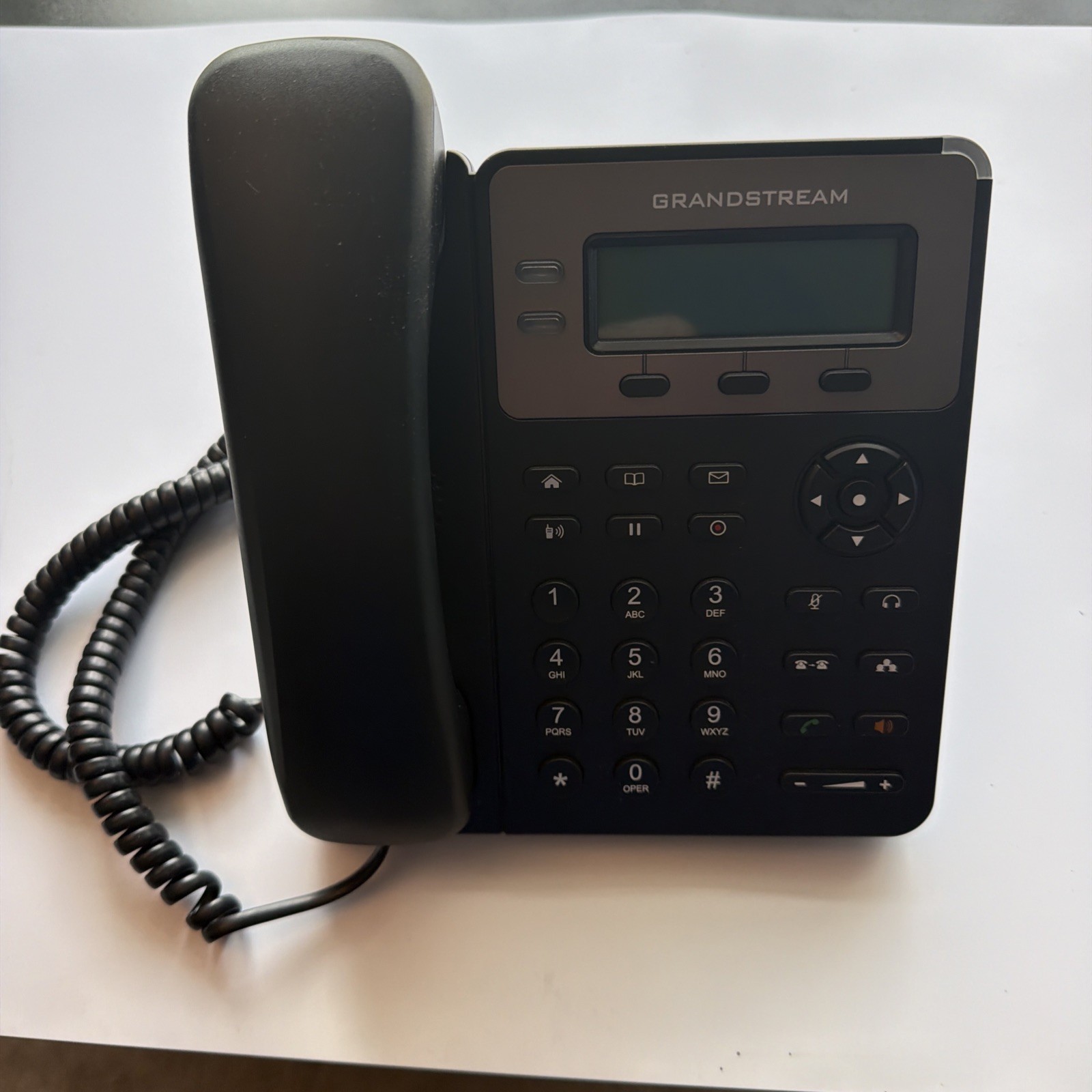 Grandstream GXP1610 IP Phone – Corded Wall Mountable – Black