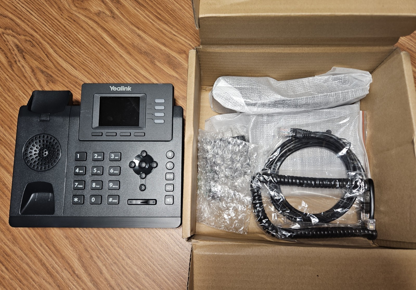 Yealink SIP-T33G Classic IP Phone, 4 line VoIP, 2.4″ Color Display, Dual-Port