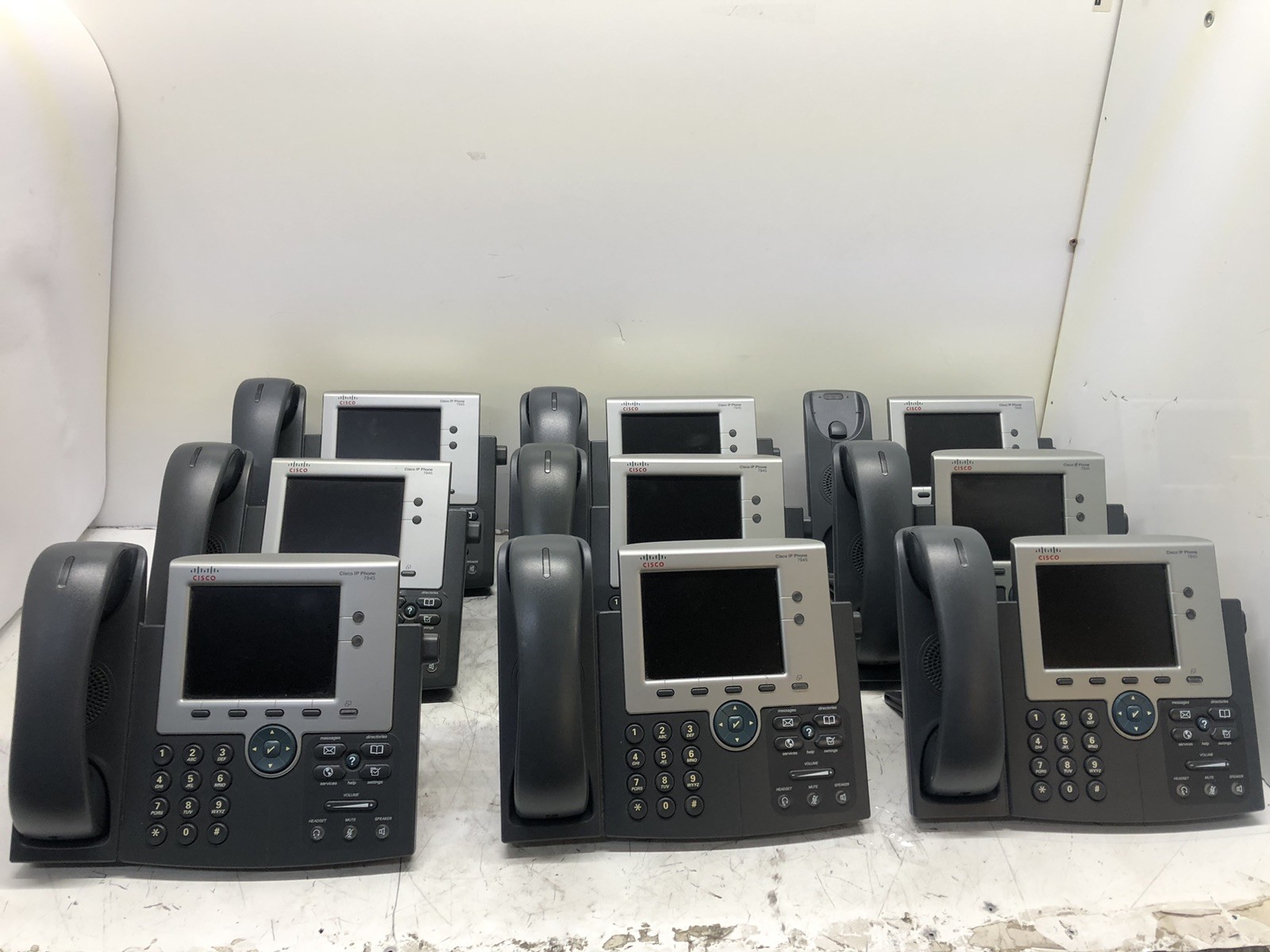 Lot of 9 Cisco 7945 IP Phones CP-7945G NO HANDSET CORDS READ DESCRIPTION