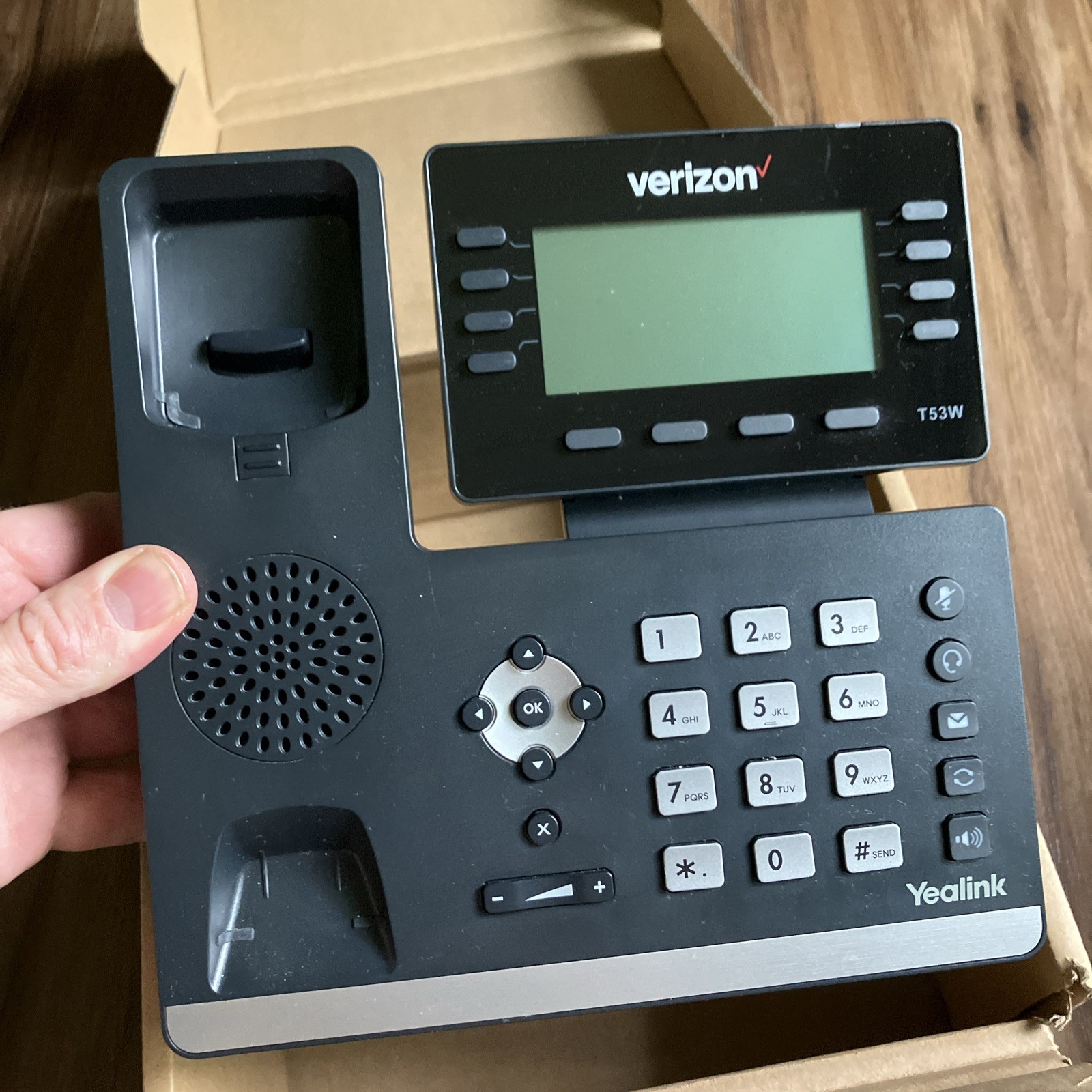 Yealink Verizon SIP-T53W Prime Business Phone Lot of 4 w/ Stands T53W