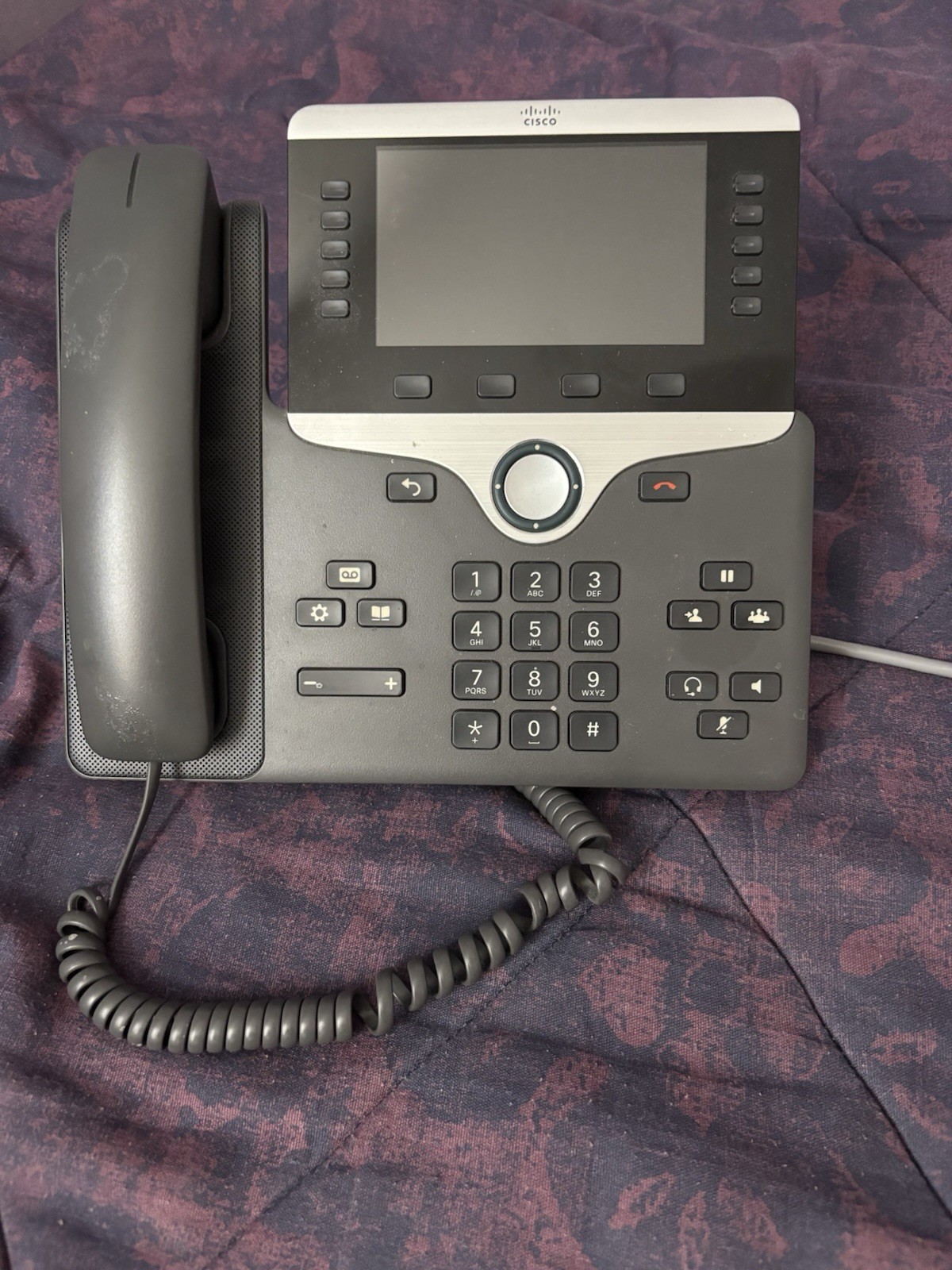 Cisco CP-8851-K9 5-Line Key 5″ Color VoIP PoE Gigabit Phone Aux USB Bluetooth